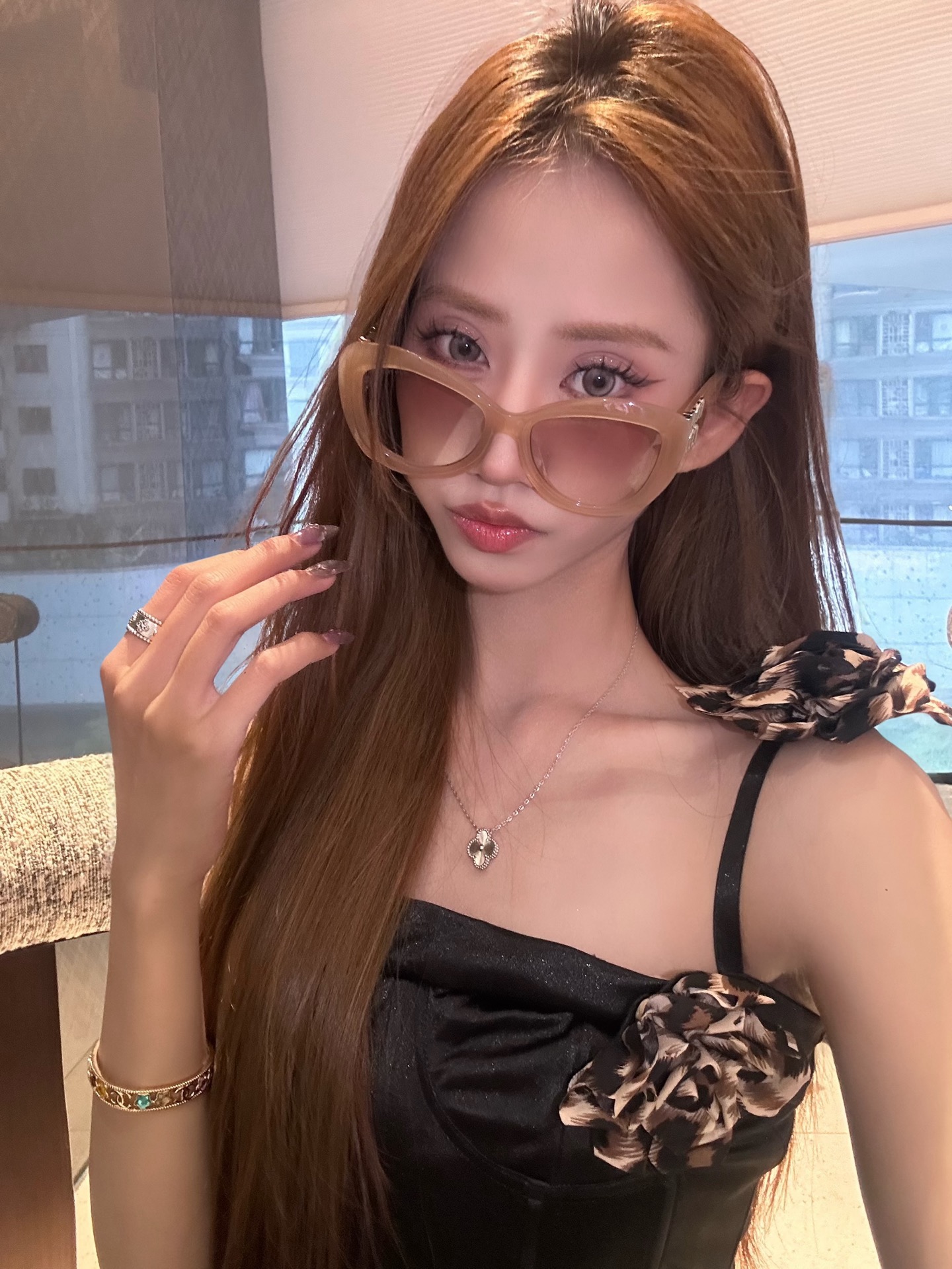 ‼️ 模特图 MIU M*🎀🎀🎀MODEL: SMU083Z🎀🎀🎀SIZE：52口19-135🎀🎀