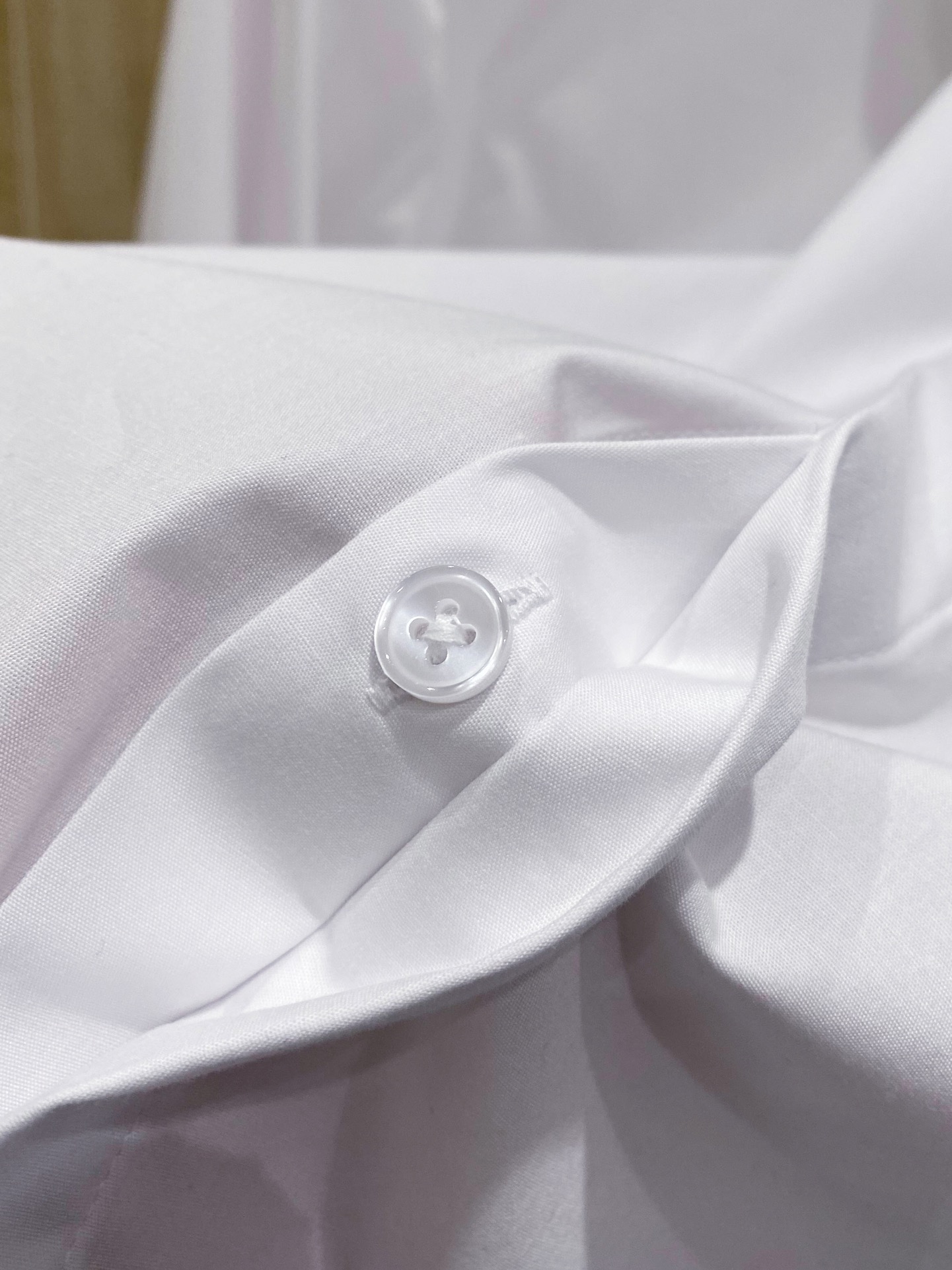 Luxurious Natural Cotton Shirt for Cabinet Member: One-Size-Fits-All, Comfortable, Black/White, Decimal Sizes 38-42 - 图片 7