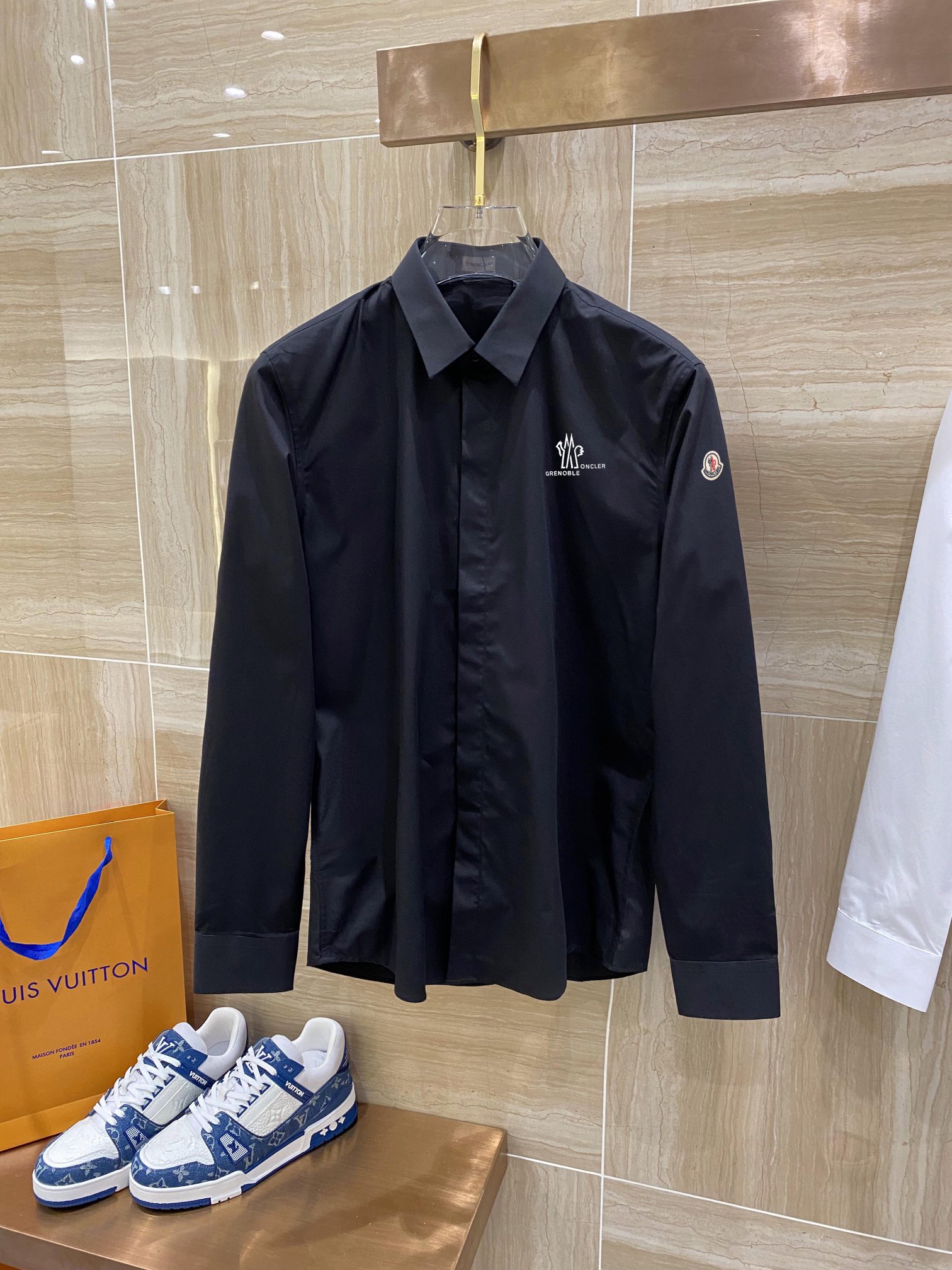 Moncler Men’s Cotton Shirt with Brass Details in Black and White, Sizes 38-42 - 图片 3