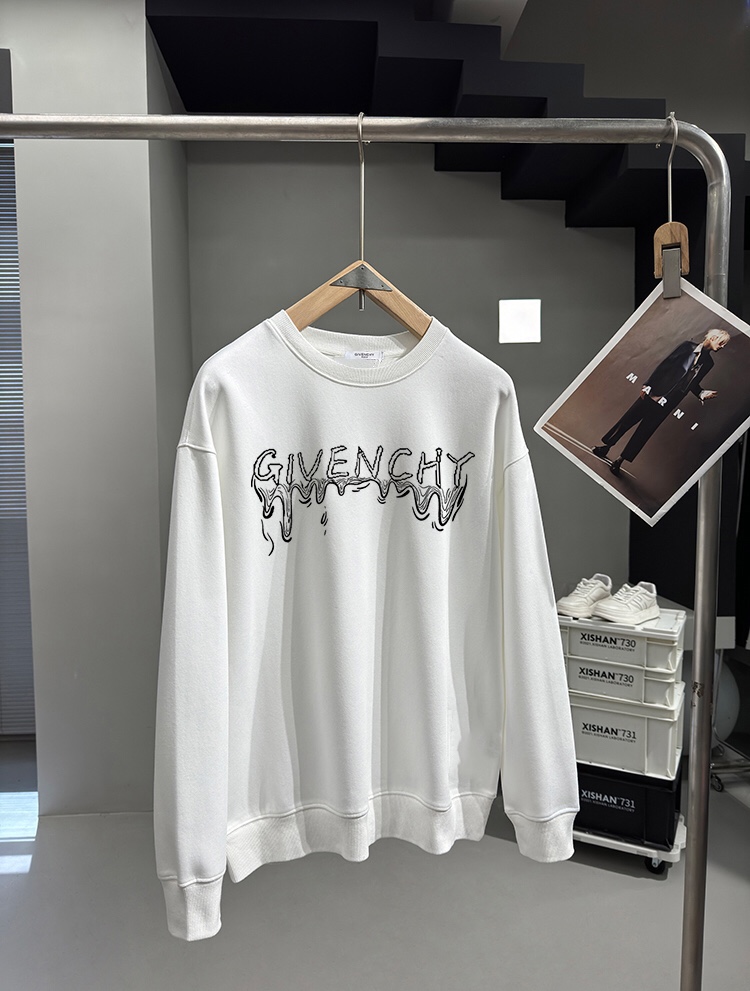 Givenchy Official Network Introduces High-Quality Double-Edged T-Shirts with Unique Digital Prints - 图片 4
