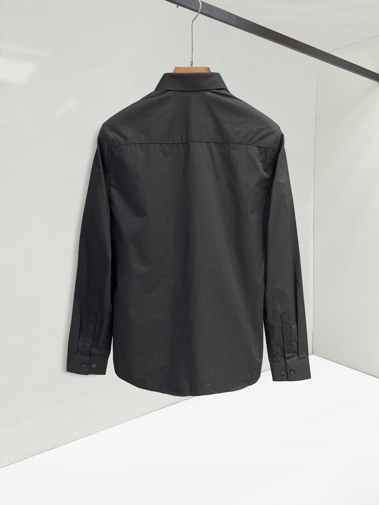 Luxurious Men’s Cotton Shirt by cj Dior in Sizes 38-43, Black and White. - 图片 2