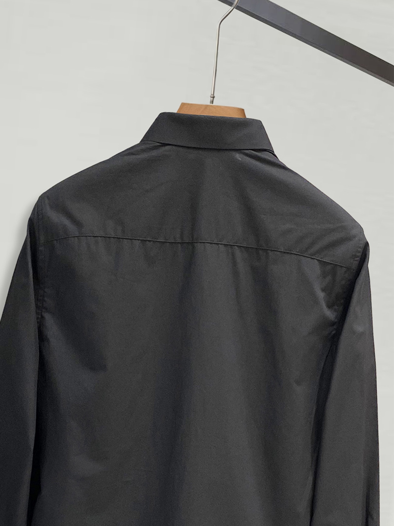 Luxurious Men’s Cotton Shirt by cj Dior in Sizes 38-43, Black and White. - 图片 8