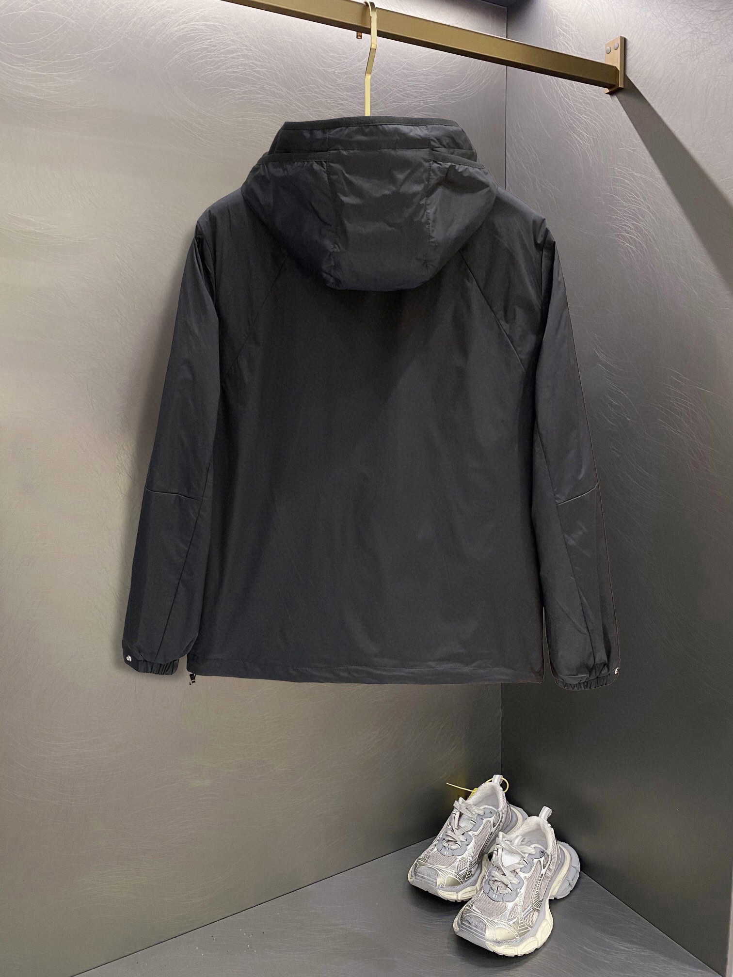 ￼ ￼ ￼ ￼ ￼ ￼ ￼ ￼ ￼ ￼ ￼ 巴宝莉 官网同步发行 胸前印花品牌logo 功能性 机能运动