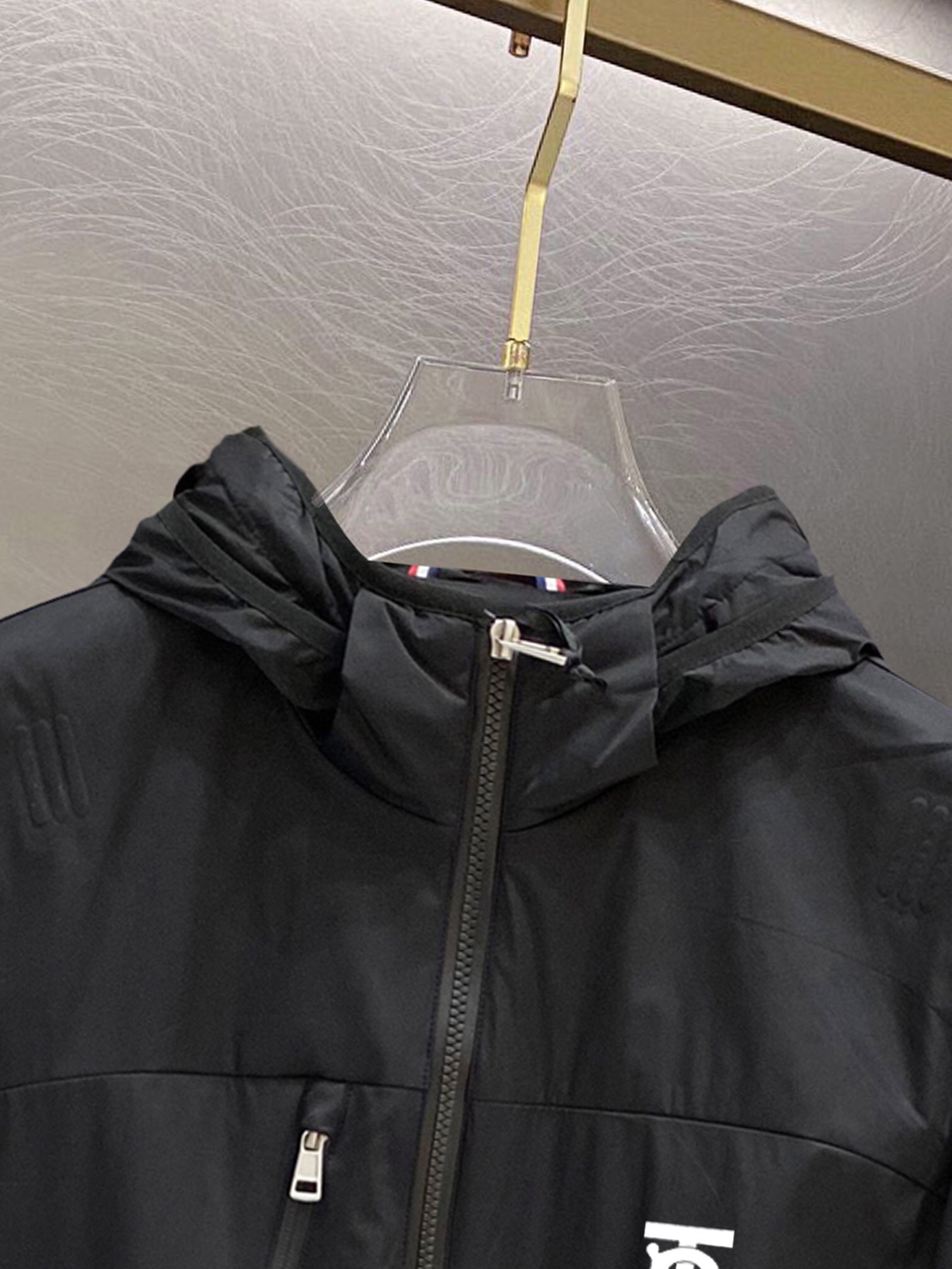 ￼ ￼ ￼ ￼ ￼ ￼ ￼ ￼ ￼ ￼ ￼ 巴宝莉 官网同步发行 胸前印花品牌logo 功能性 机能运动