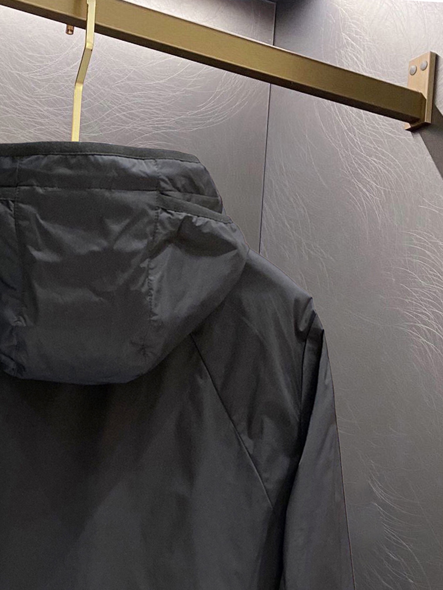 ￼ ￼ ￼ ￼ ￼ ￼ ￼ ￼ ￼ ￼ ￼ 巴宝莉 官网同步发行 胸前印花品牌logo 功能性 机能运动