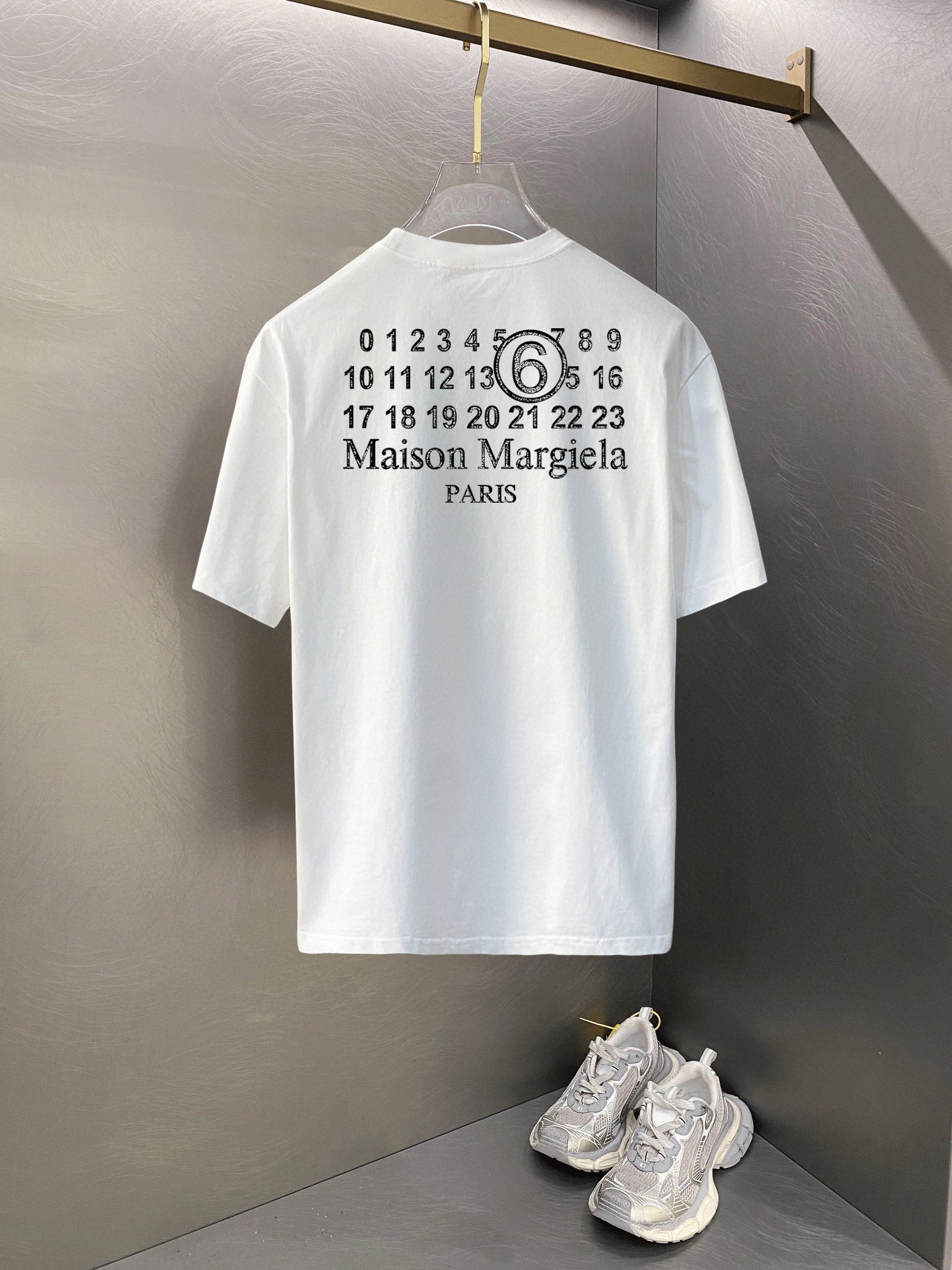 Magella T-Shirt: New Double-Sleeved Design with Letter-Printing, High-Quality Fabric, Various Sizes - 图片 4