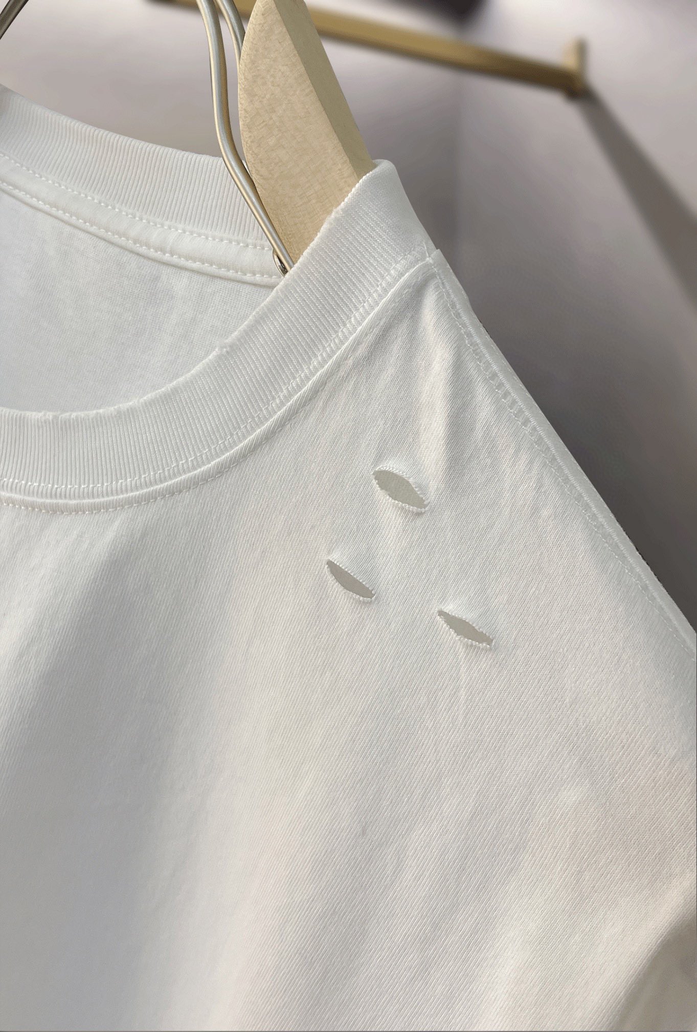 Magella T-Shirt: New Double-Sleeved Design with Letter-Printing, High-Quality Fabric, Various Sizes - 图片 6