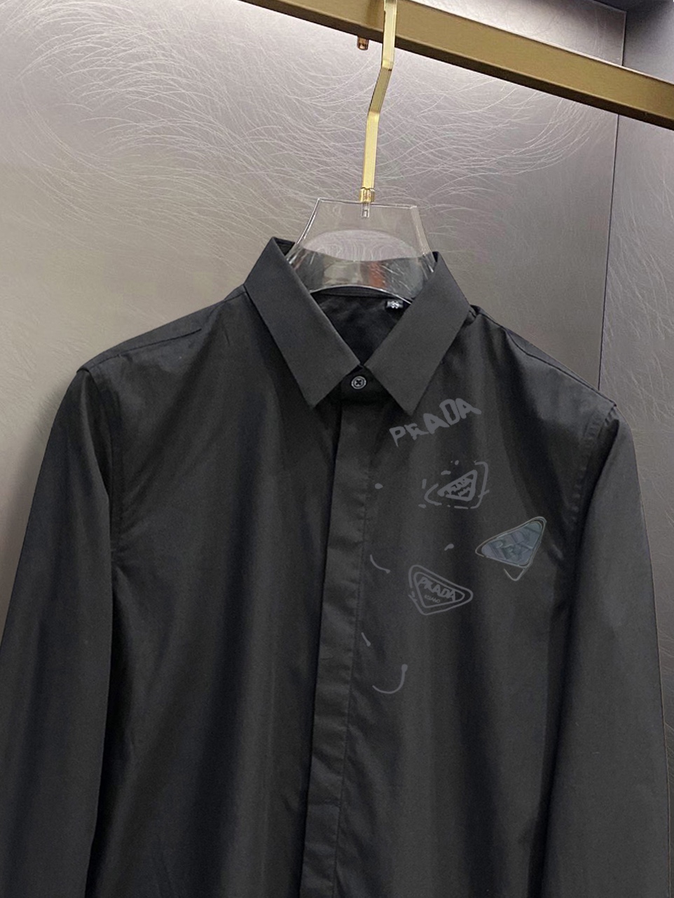 Luxurious Prada Men’s Shirt in Natural Cotton, Black & White, Sizes 38-43 - 图片 3