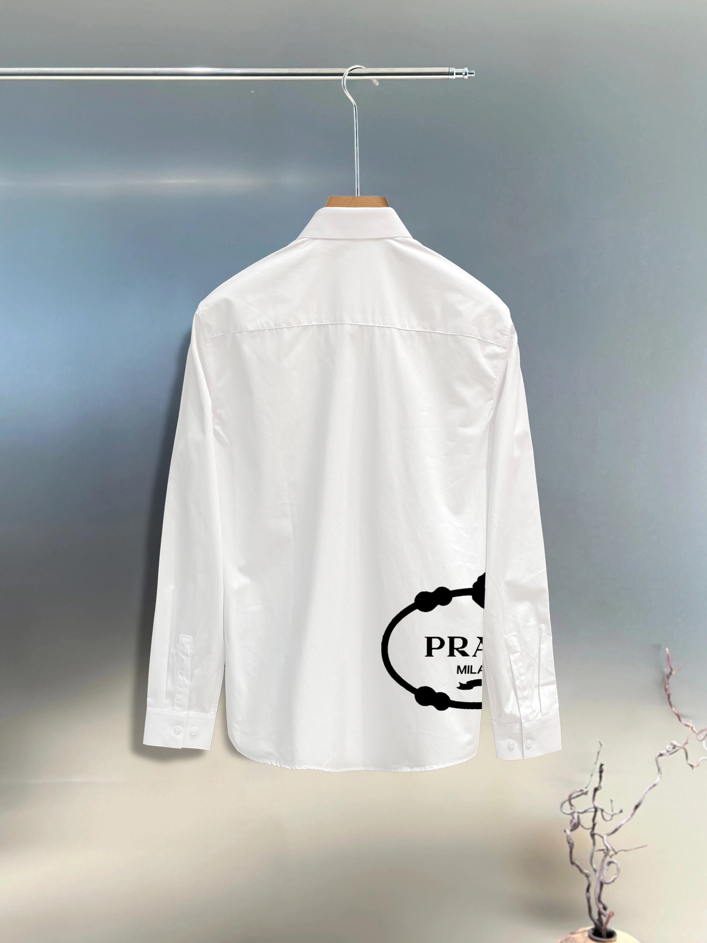 Prada Men’s Cotton Shirt: Luxury Comfort in One Size, Black and White, Sizes 38-43 - 图片 2