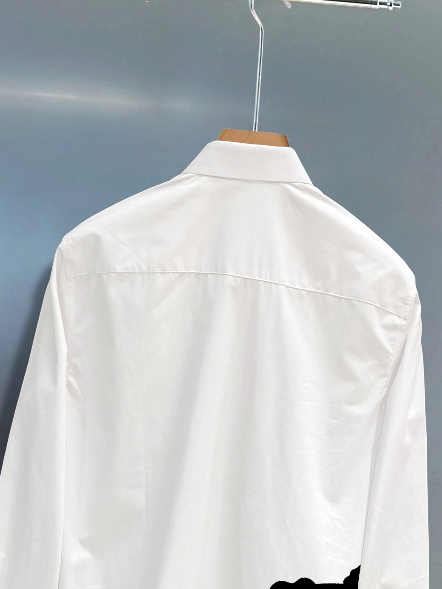 Prada Men’s Cotton Shirt: Luxury Comfort in One Size, Black and White, Sizes 38-43 - 图片 8
