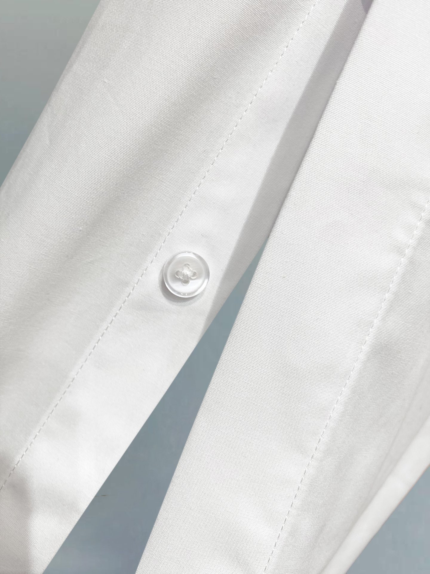 Prada Men’s Cotton Shirt: Luxury Comfort in One Size, Black and White, Sizes 38-43 - 图片 5