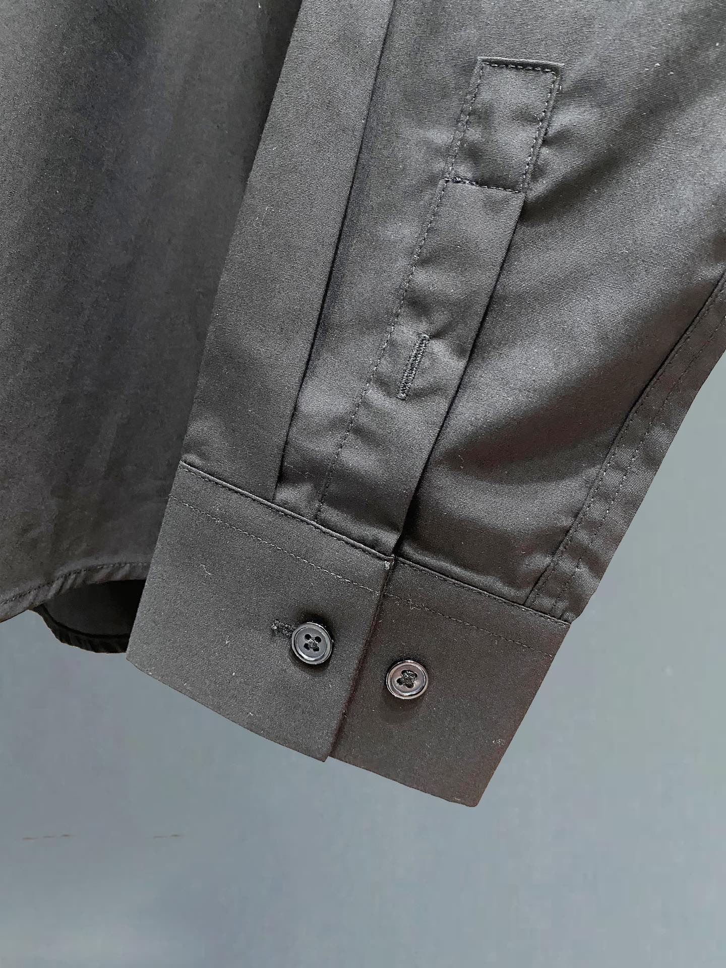 Men’s Prada Shirt in Natural Cotton, Comfortable and Luxurious, Sizes 38-43, Black and White - 图片 7