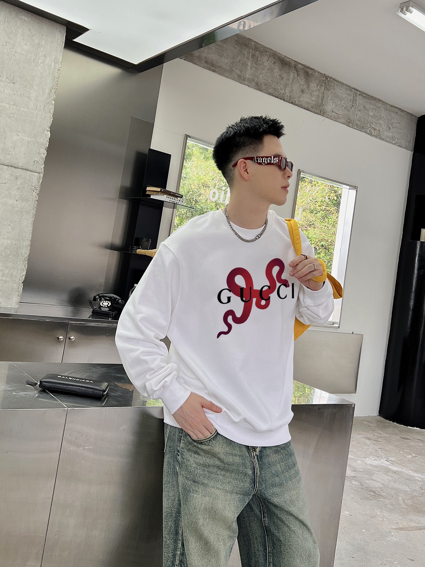 ￼ ￼ ￼ ￼ ￼ ￼ ￼ ￼ ￼ 古驰 官网 新款字母印花双层重工字母图案不管是T桖还是卫衣都是每年的