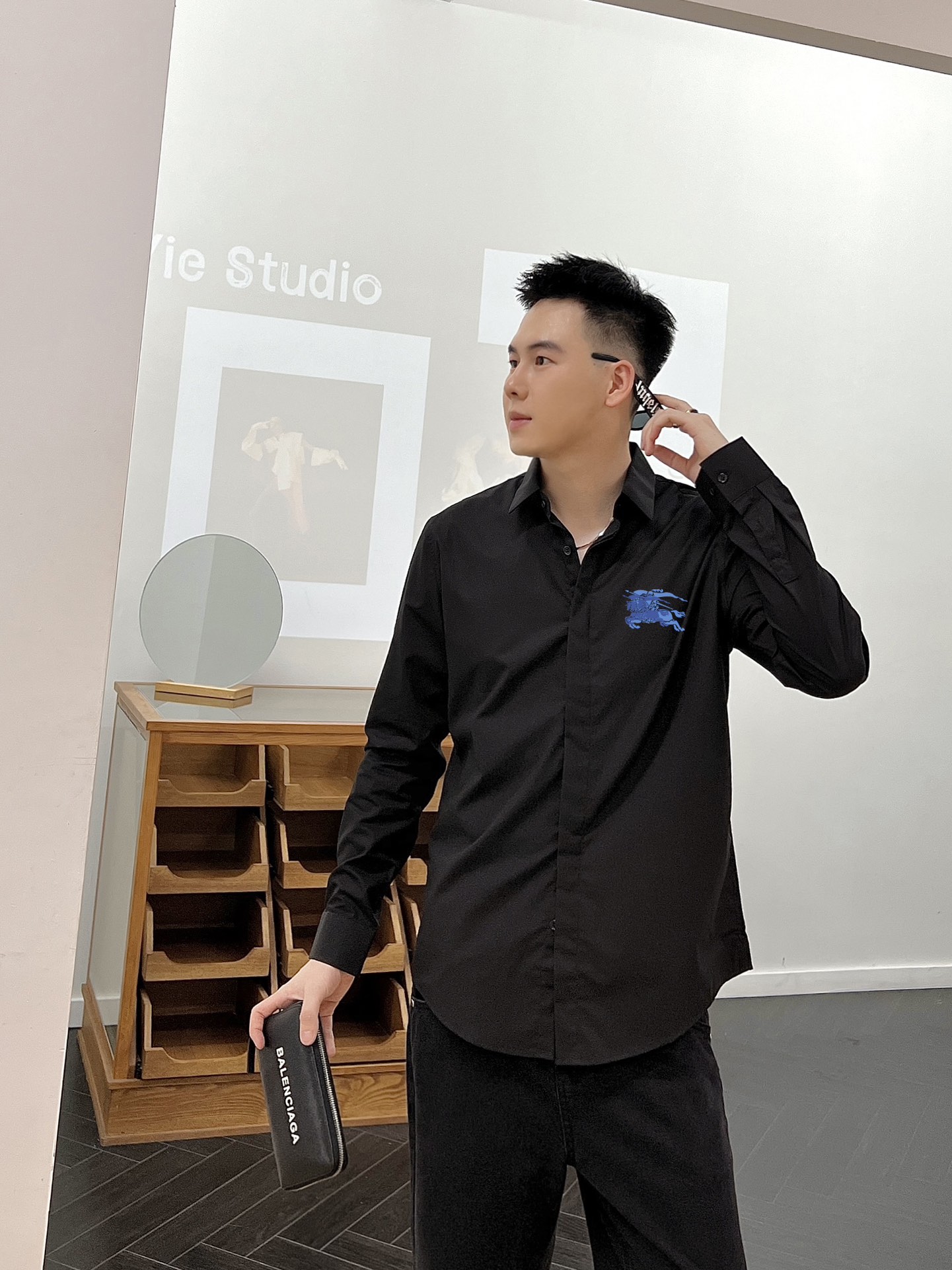 巴宝莉 最新款男士必备款长袖衬衫，100%天然棉，舒服透气，原单狠货，原版面料，柔软舒适，上身高端又奢华