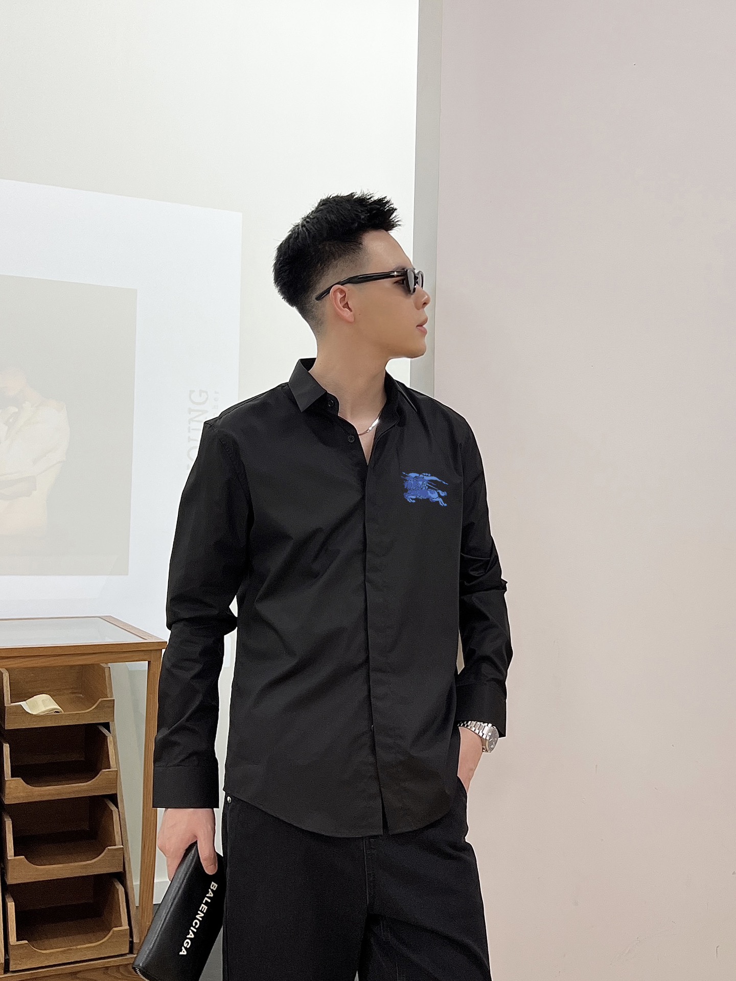 巴宝莉 最新款男士必备款长袖衬衫，100%天然棉，舒服透气，原单狠货，原版面料，柔软舒适，上身高端又奢华