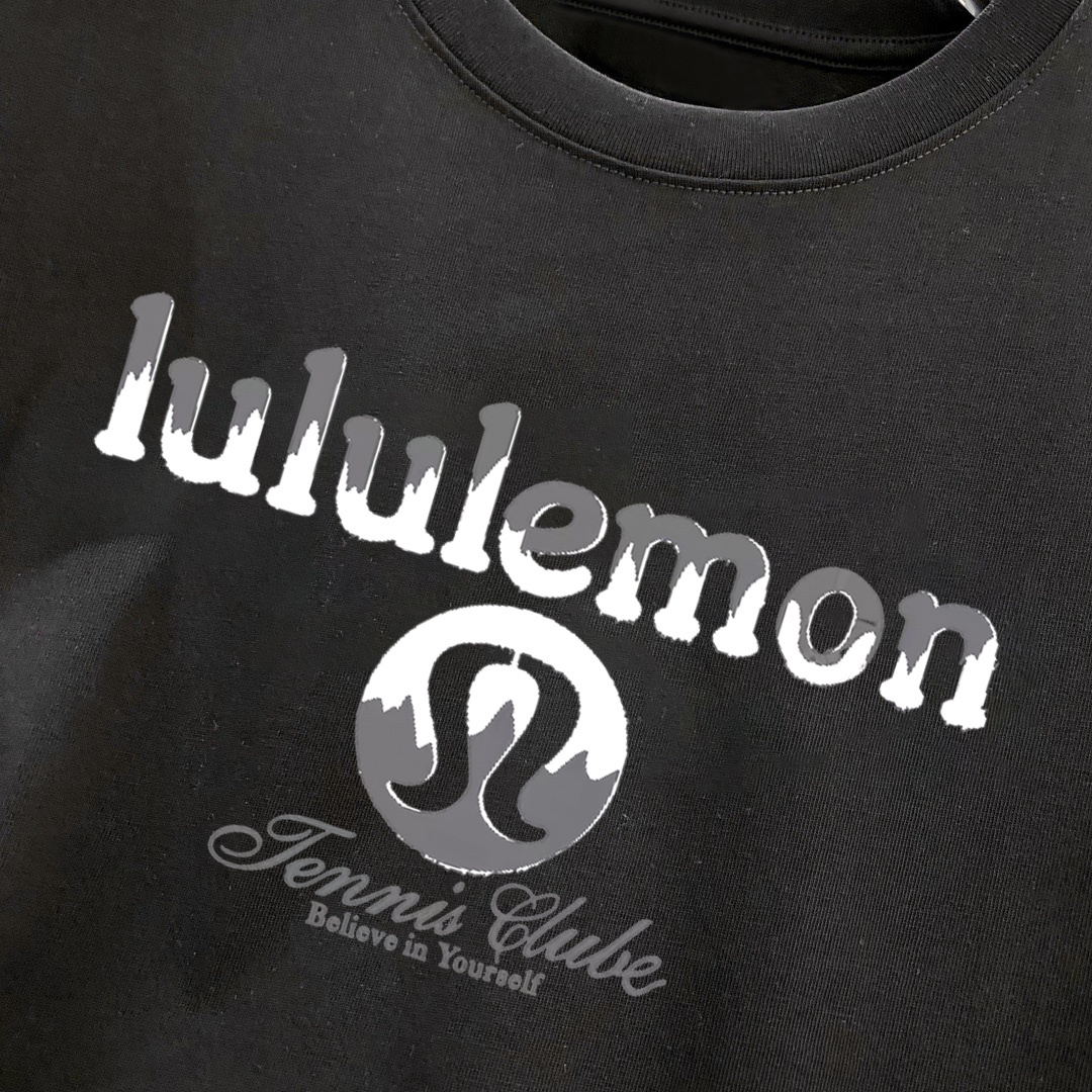         LULU 新款字母印花双层重工短袖T桖 字母图案不管是
