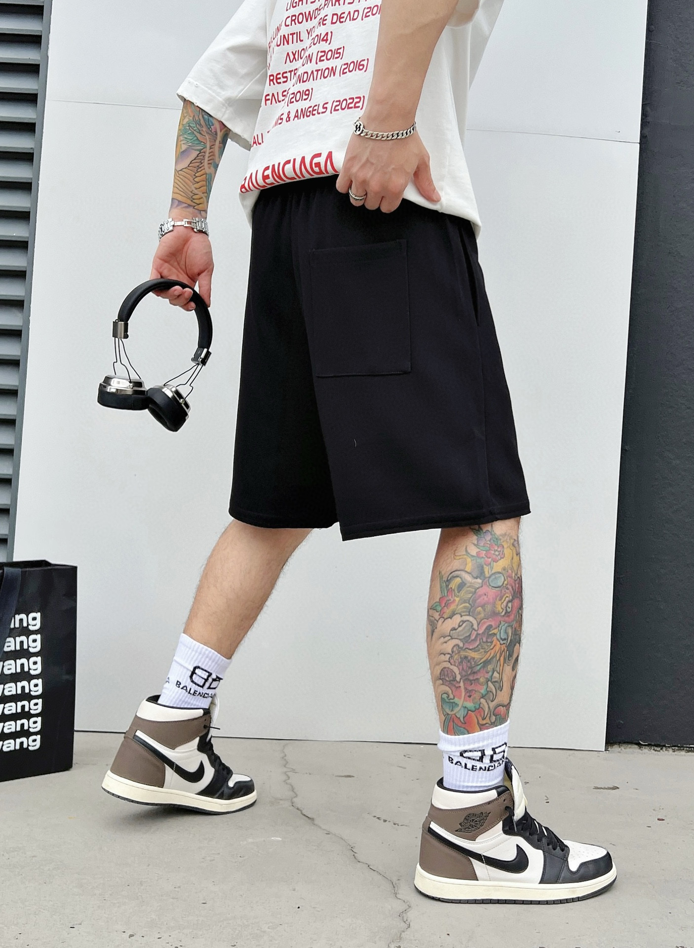 ￼ ￼ ￼ ￼ ￼ 始祖鸟 25春夏新款短裤 这款极简表达现代态度。面布63.1%棉36.9聚酯倩维 超