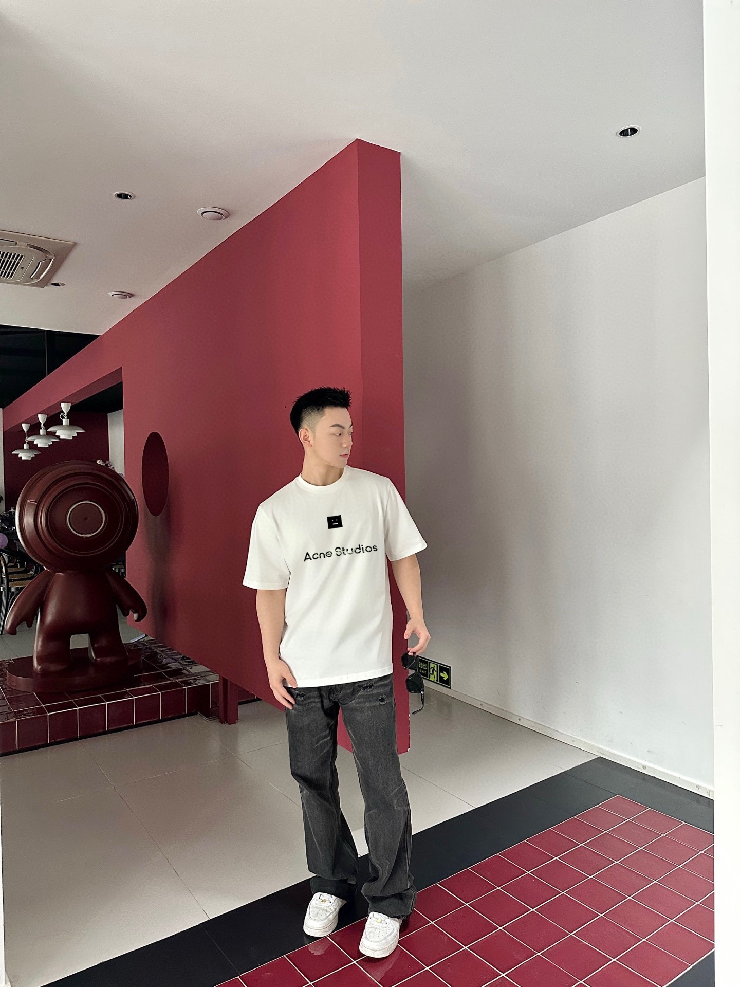         ACNE 新款字母印花双层重工短袖T桖 字母图案不管是
