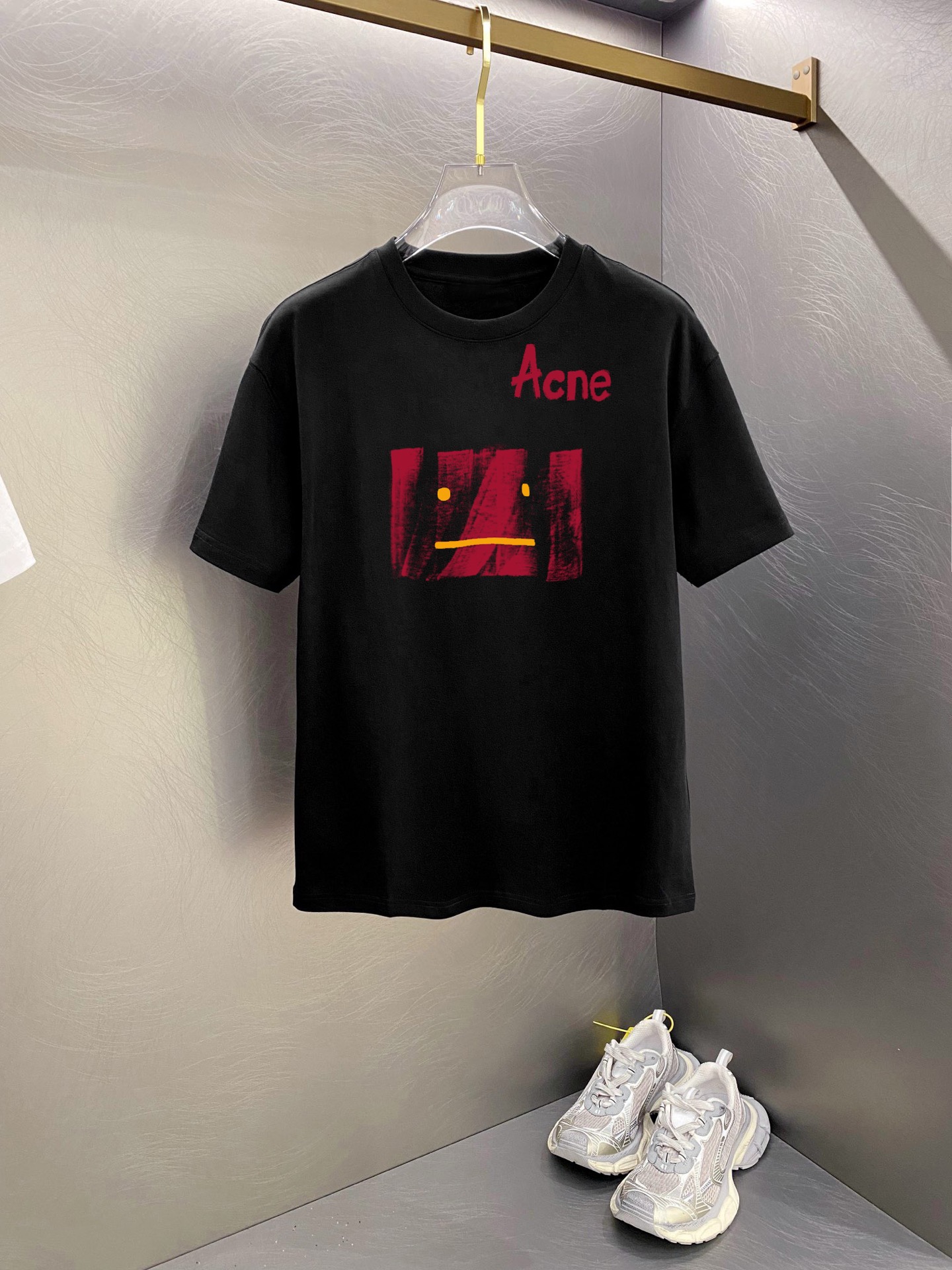 ￼ ￼ ￼ ￼ ￼ ￼ ￼ ￼￼        ACNE 新款字母印花双层重工短袖T桖  字母图案不管是