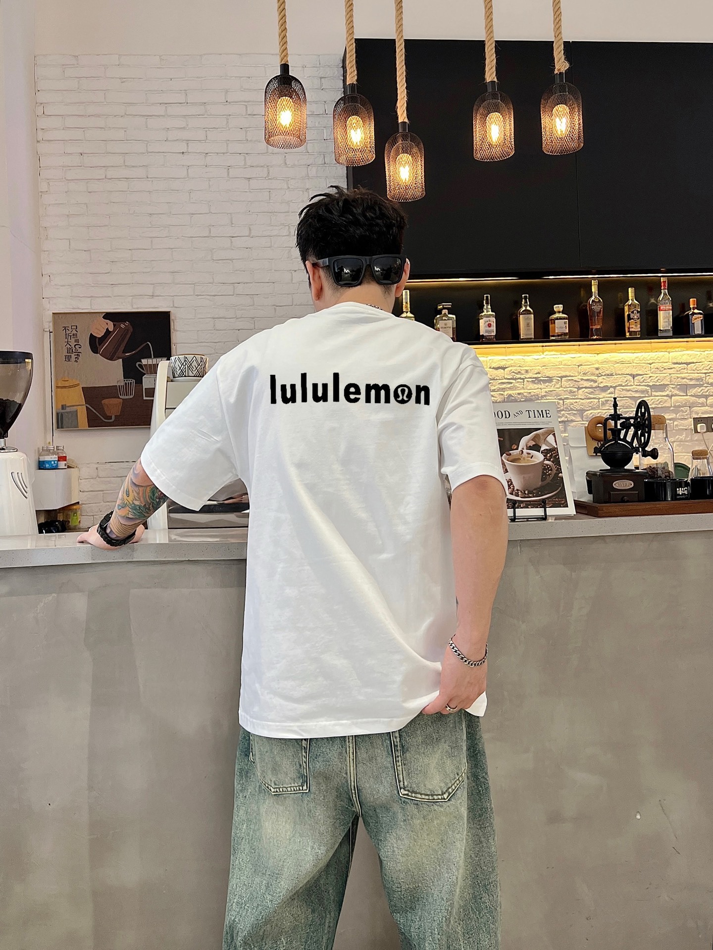         LULU 新款字母印花双层重工短袖T桖 字母图案不管是