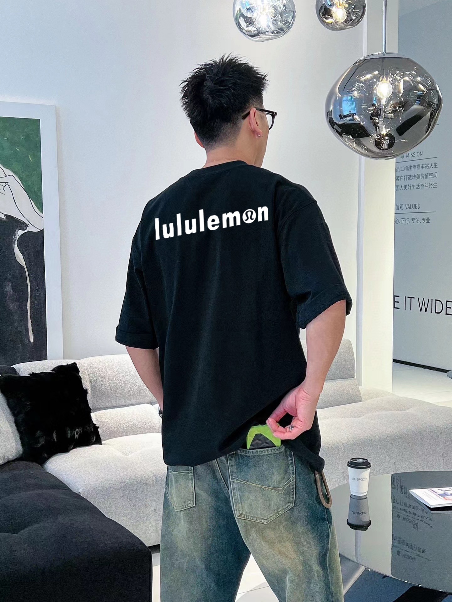         LULU 新款字母印花双层重工短袖T桖 字母图案不管是