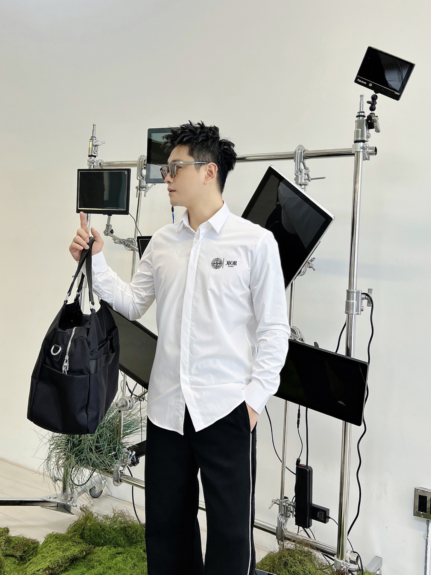 ￼ 迪奥 最新款男士必备款衬衫，100%天然棉，舒服透气，原单狠货，原版面料，柔软舒适，上身高端又奢华，