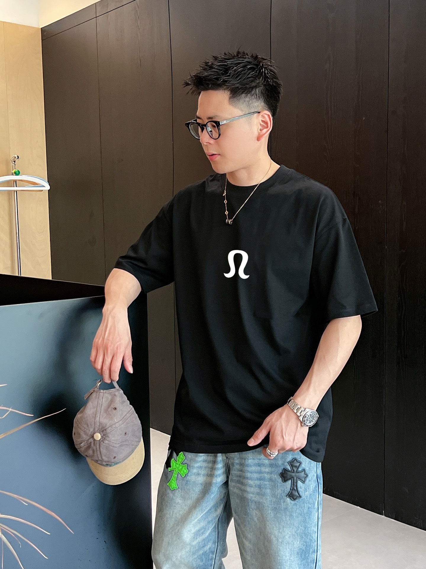         LULU 新款字母印花双层重工短袖T桖 字母图案不管是