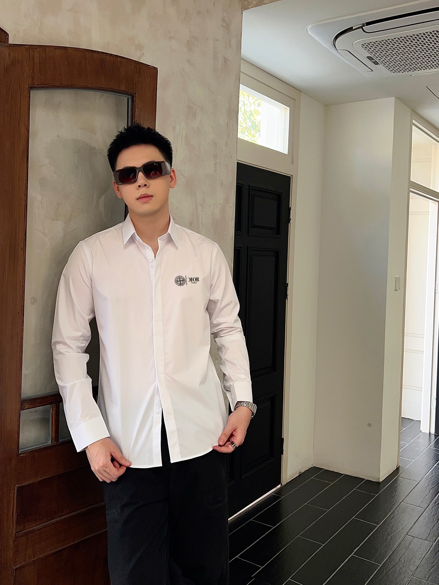 F940 DR 迪奥 最新款男士必备款衬衫，100%天然棉，舒服透气，原单狠货，原版面料，柔软舒适，上身