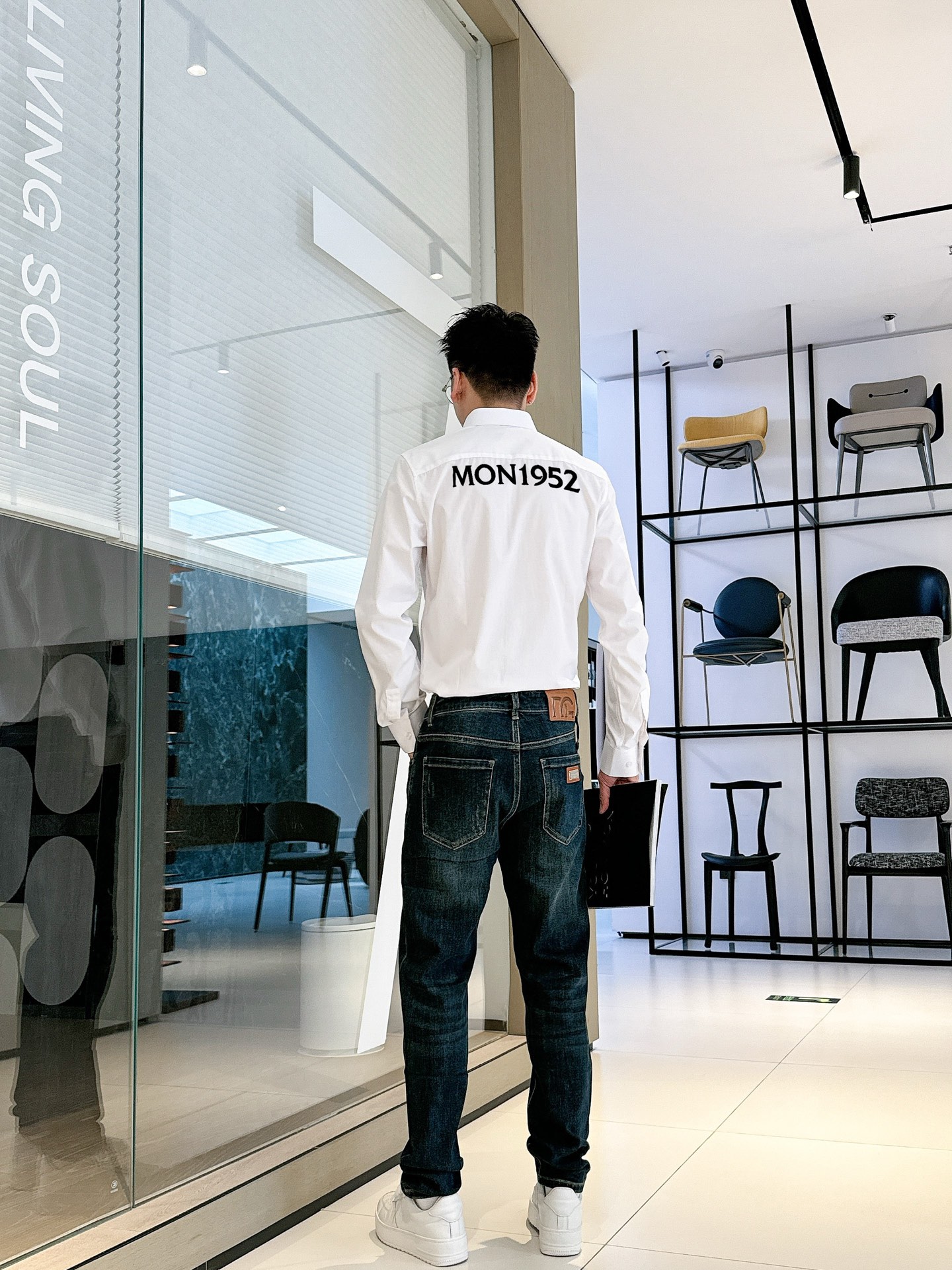 F940 蒙口 最新款男士必备款衬衫，100%天然棉，舒服透气，原单狠货，原版面料，柔软舒适，上身高端又