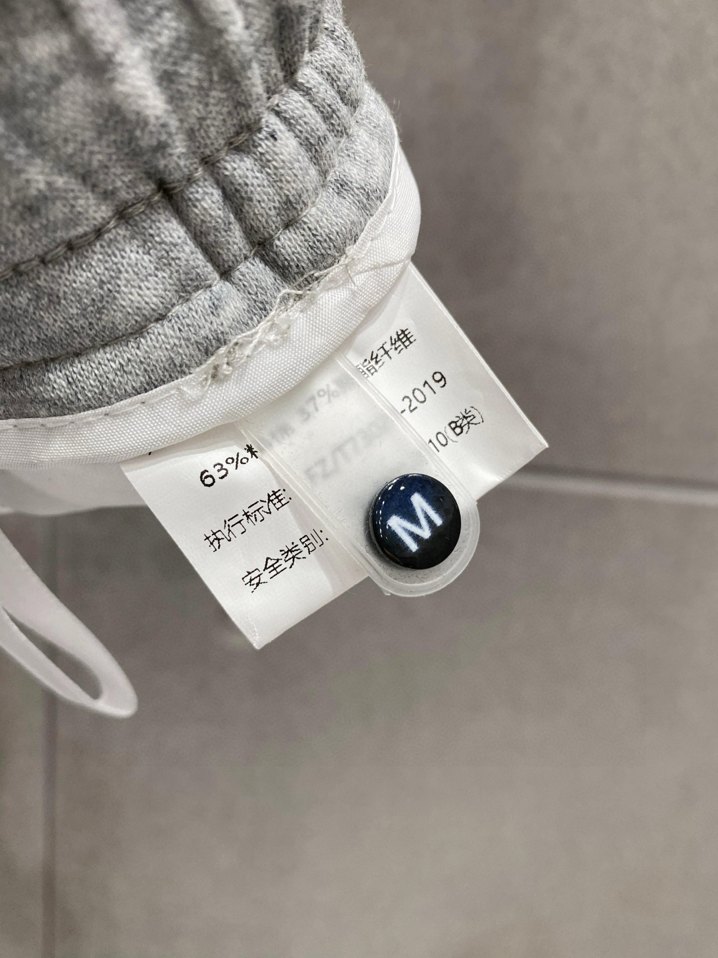    路易威登 25春夏新款短裤 这款极简表达现代态度。面布63.1%棉36.9聚酯倩维 超薄