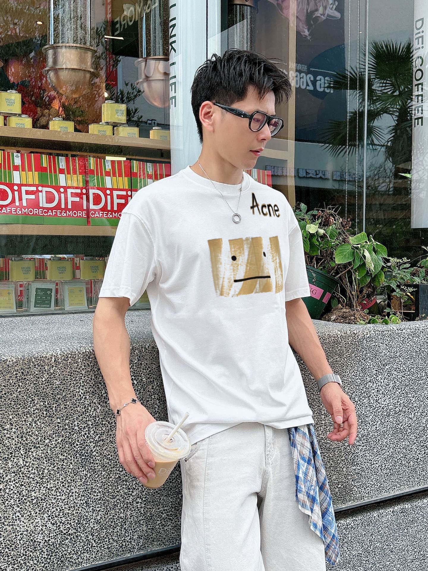  ACNE 新款字母印花双层重工短袖T桖  字母图案不管是T桖还是卫衣都是每年的爆款单品  前幅大面积印