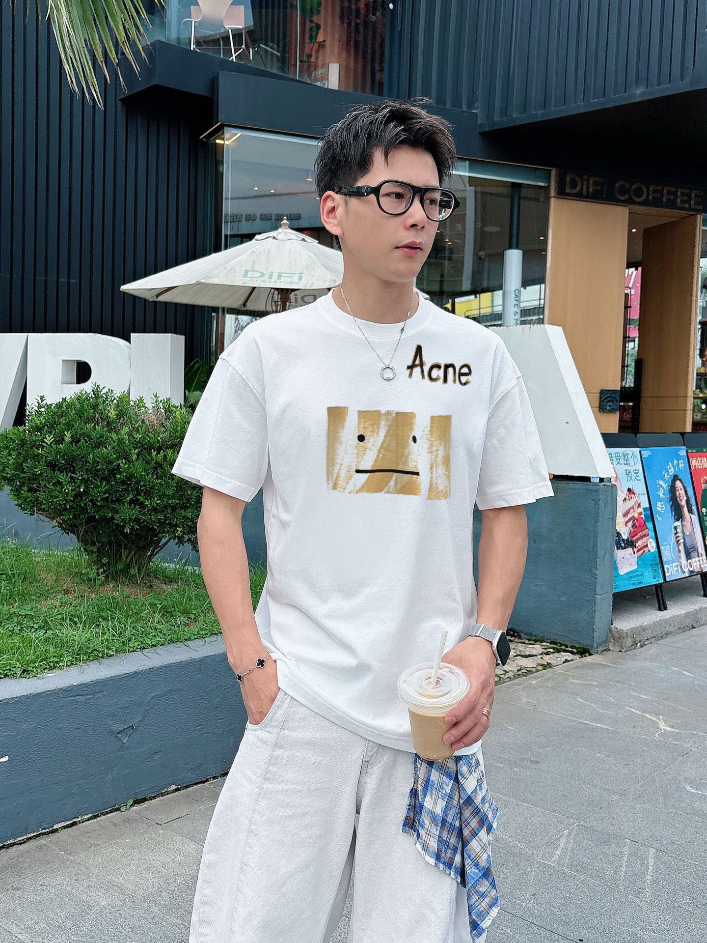  ACNE 新款字母印花双层重工短袖T桖  字母图案不管是T桖还是卫衣都是每年的爆款单品  前幅大面积印