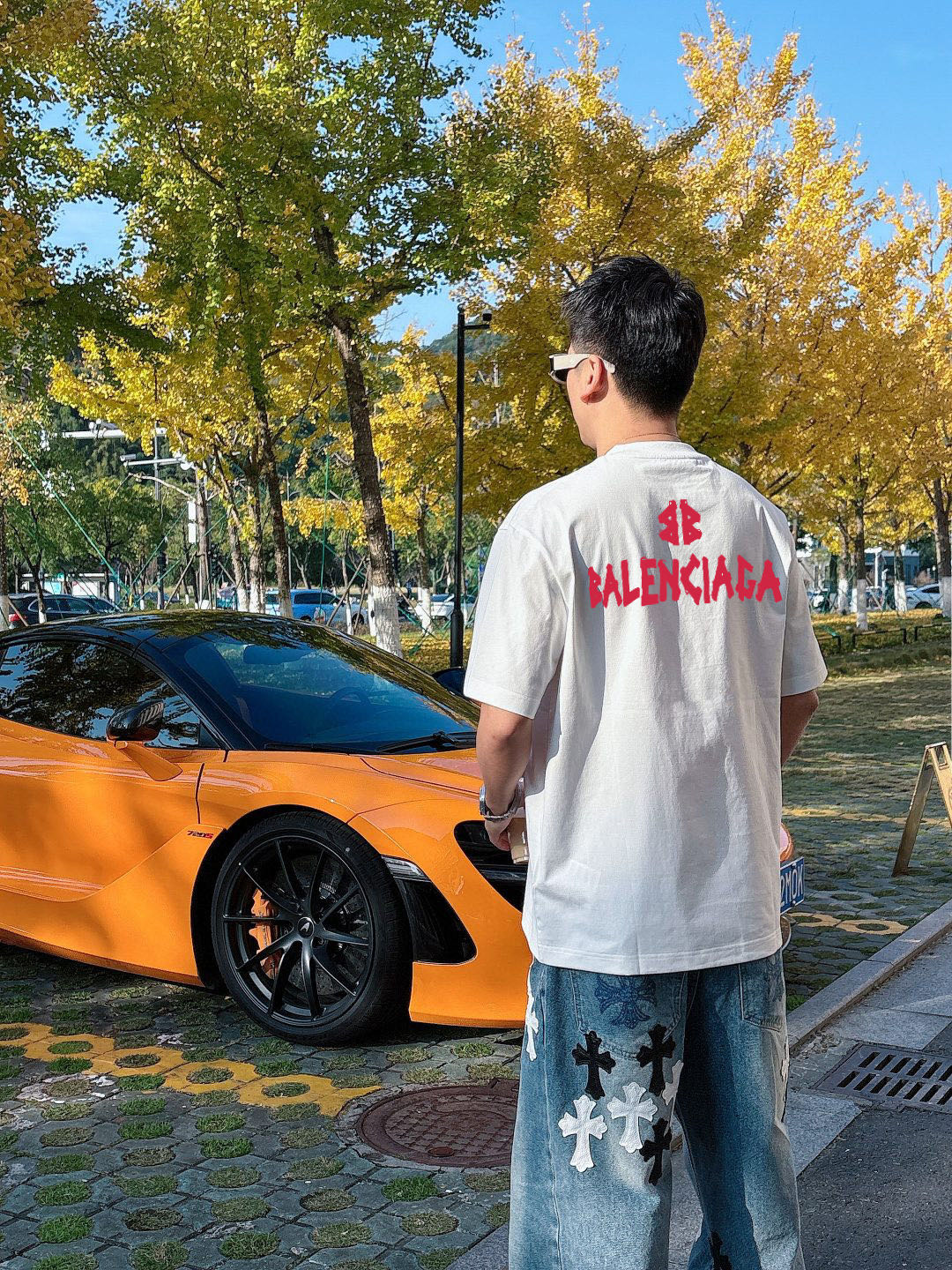  巴黎世家 新款字母印花双层重工短袖T桖  字母图案不管是T桖还是卫衣都是每年的爆款单品  前幅大面积印