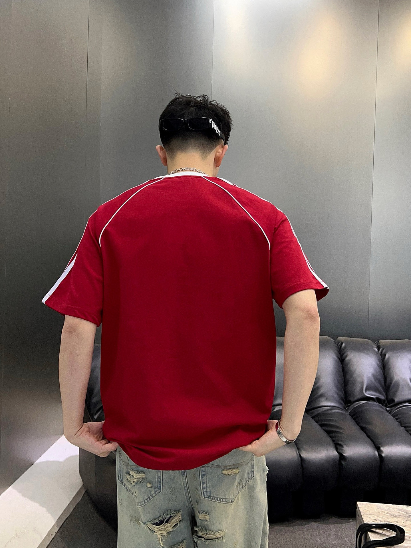 ￼ ￼ ￼ ￼ ￼  巴黎世家 线条新款肩部设计 字母印花双层重工短袖T桖  字母图案不管是T桖还是卫衣