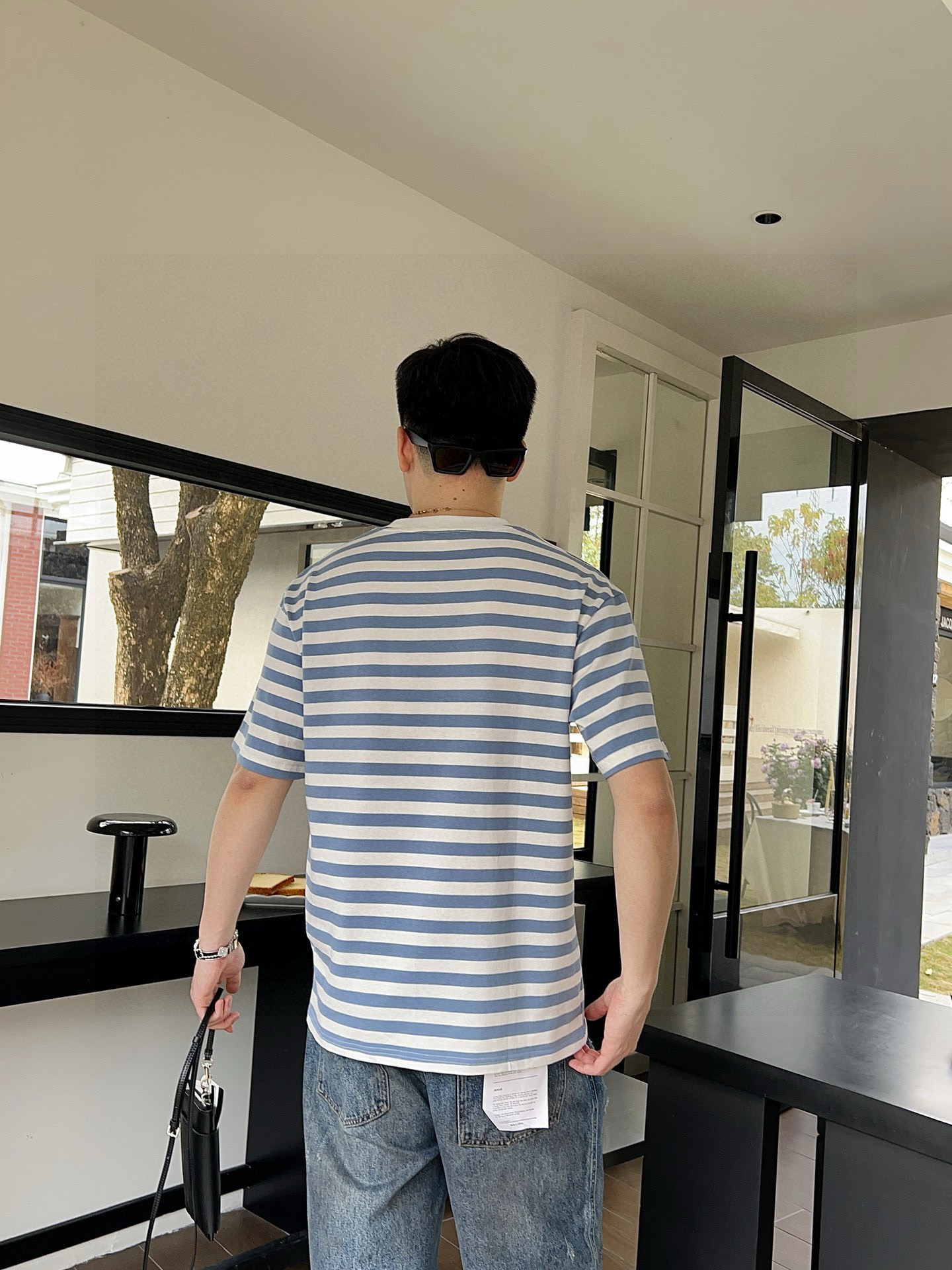 ￼ ￼ ￼ ￼    Miu Miu 25官网同步发售 欧美流行趋势 洗水分层工艺 洗水纯棉面料 条纹线