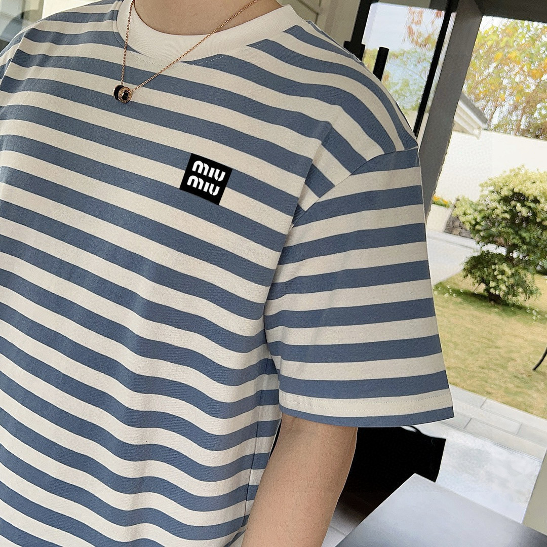 ￼ ￼ ￼ ￼    Miu Miu 25官网同步发售 欧美流行趋势 洗水分层工艺 洗水纯棉面料 条纹线