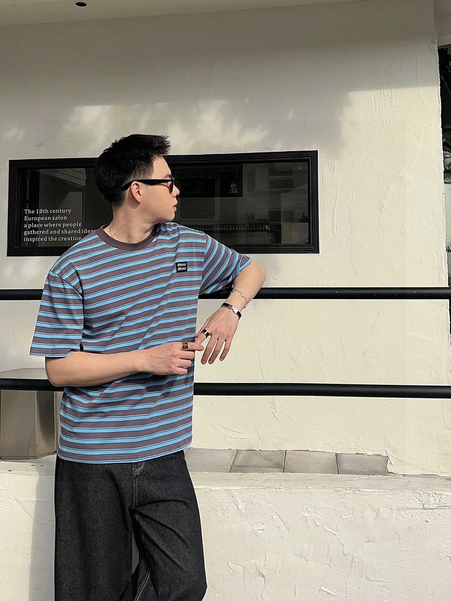 ￼ ￼ ￼ ￼    Miu Miu 25官网同步发售 欧美流行趋势 洗水分层工艺 洗水纯棉面料 条纹线