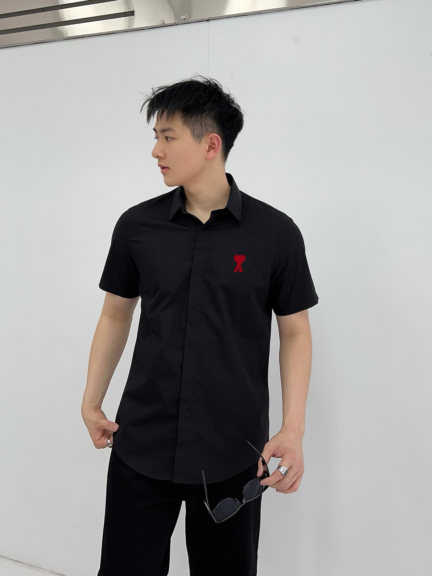  AM 专柜最新款男士必备款短袖衬衫,100%天然棉,舒服透气,原单狠货,原版面料,柔软舒适,上身