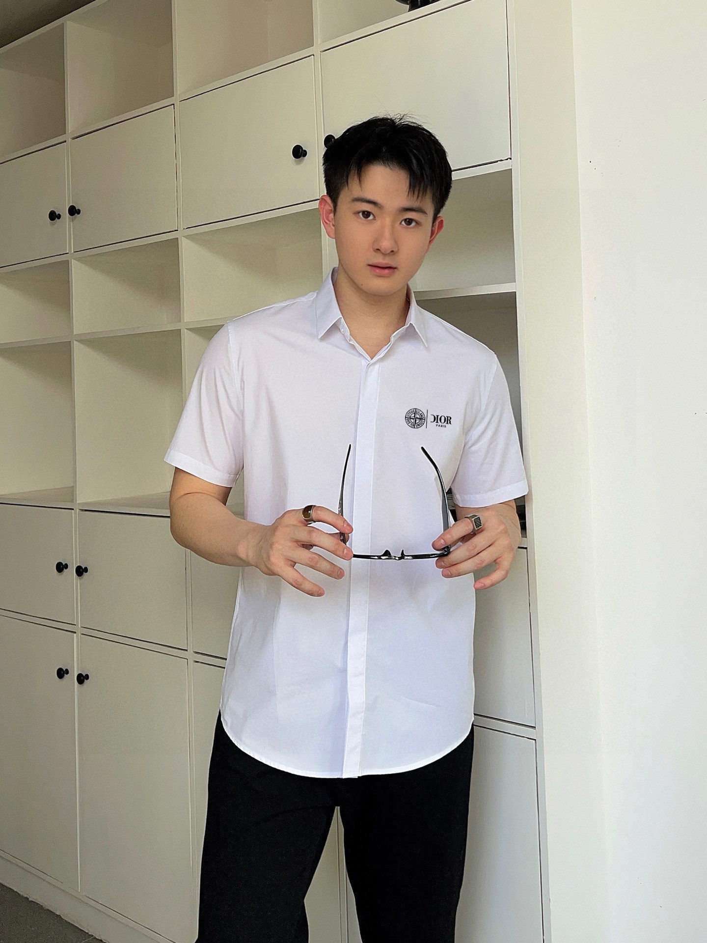  迪奥 专柜最新款男士必备款短袖衬衫,100%天然棉,舒服透气,原单狠货,原版面料,柔软舒适,上身