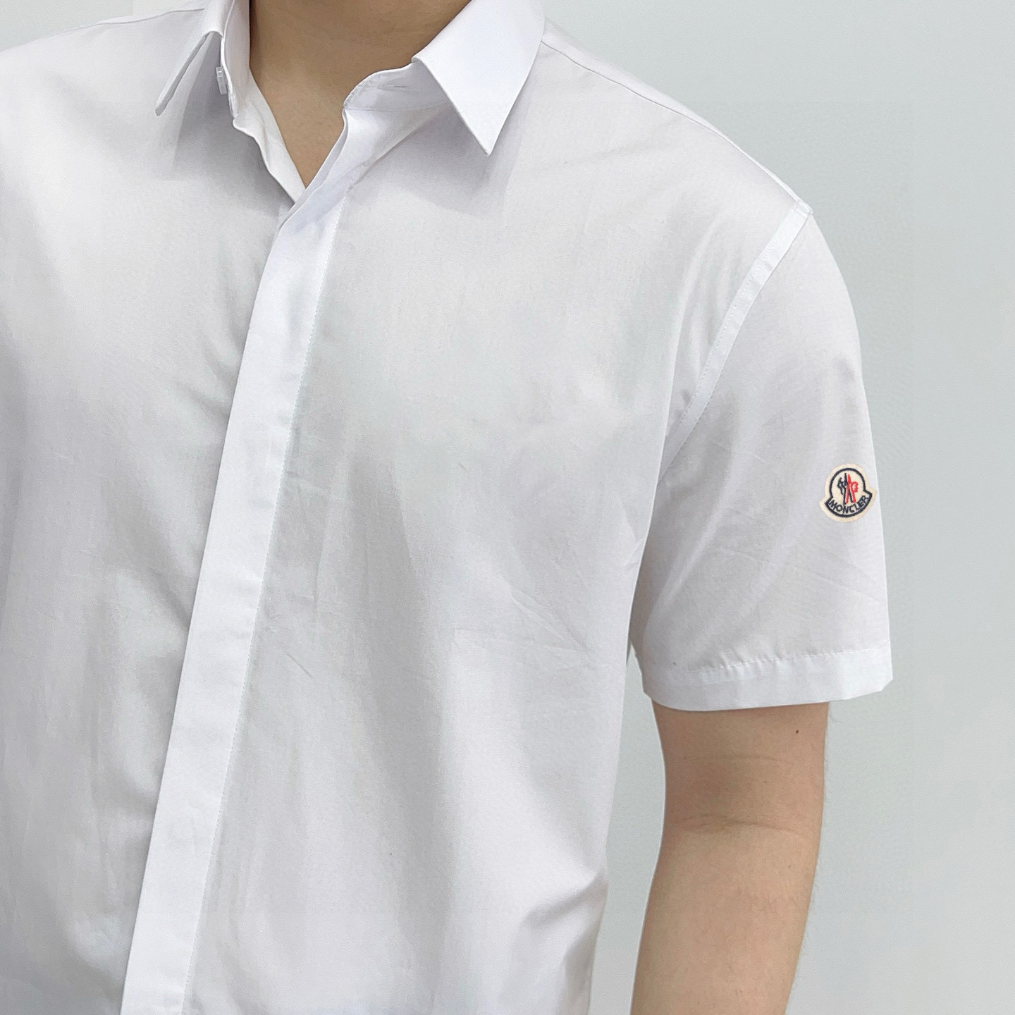  蒙口 专柜最新款男士必备款短袖衬衫,100%天然棉,舒服透气,原单狠货,原版面料,柔软舒适,上身