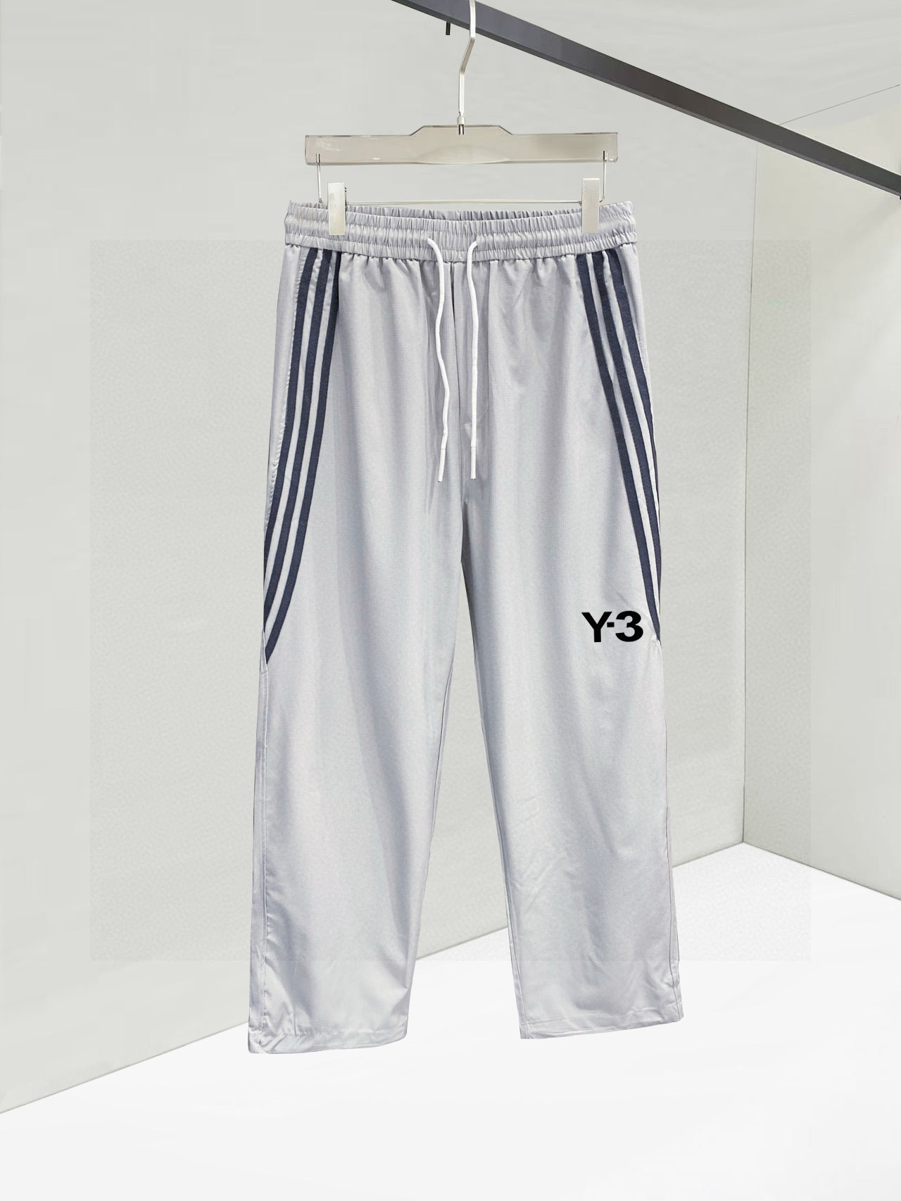  Y-3 同步更新 织带长裤 春夏定制高科技面料 舒适无比 家族式织带拼接 运动感超强 尺码：L-4XL