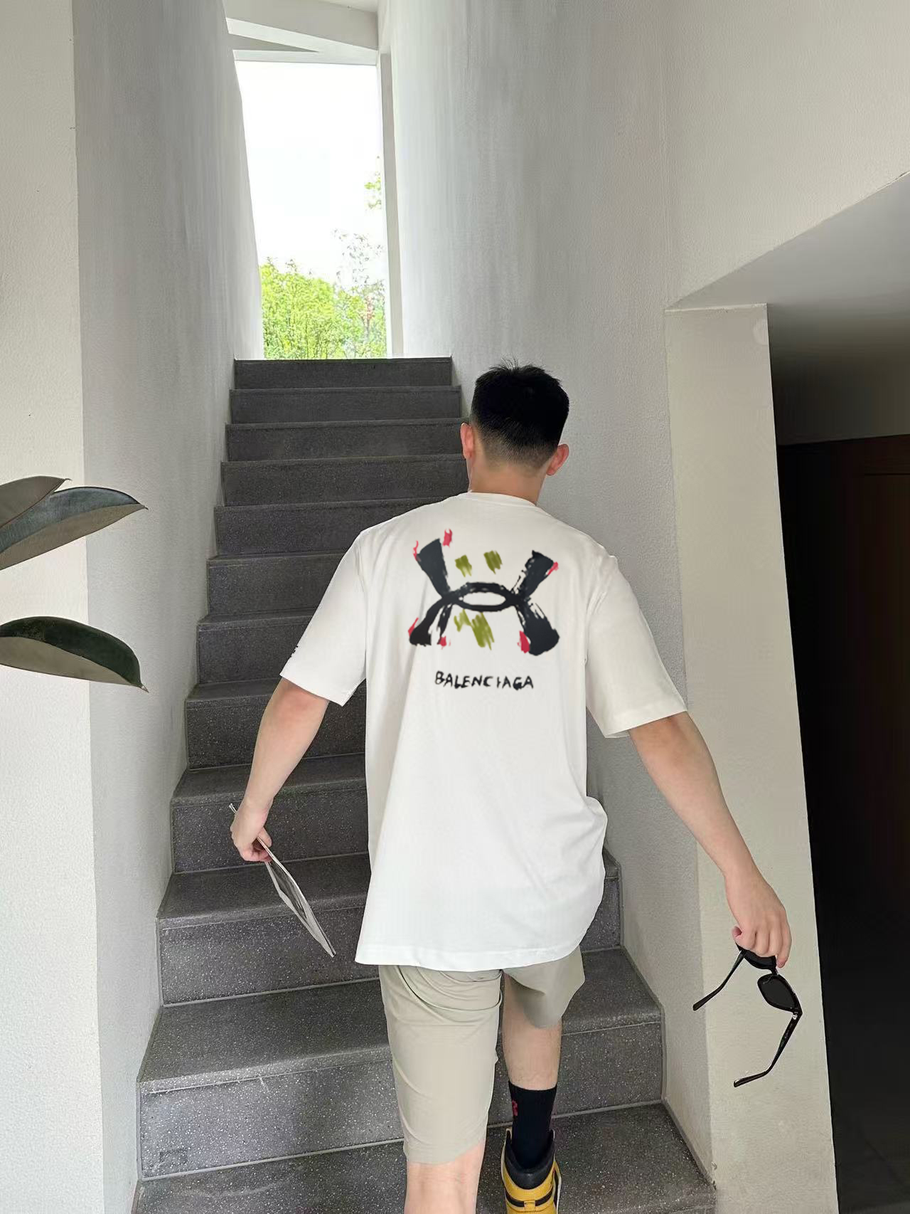 ￼ ￼ ￼ ￼ ￼ 巴黎世家 新款字母印花双层重工短袖T桖 字母图案不管是T桖还是卫衣都是每年的爆款单品