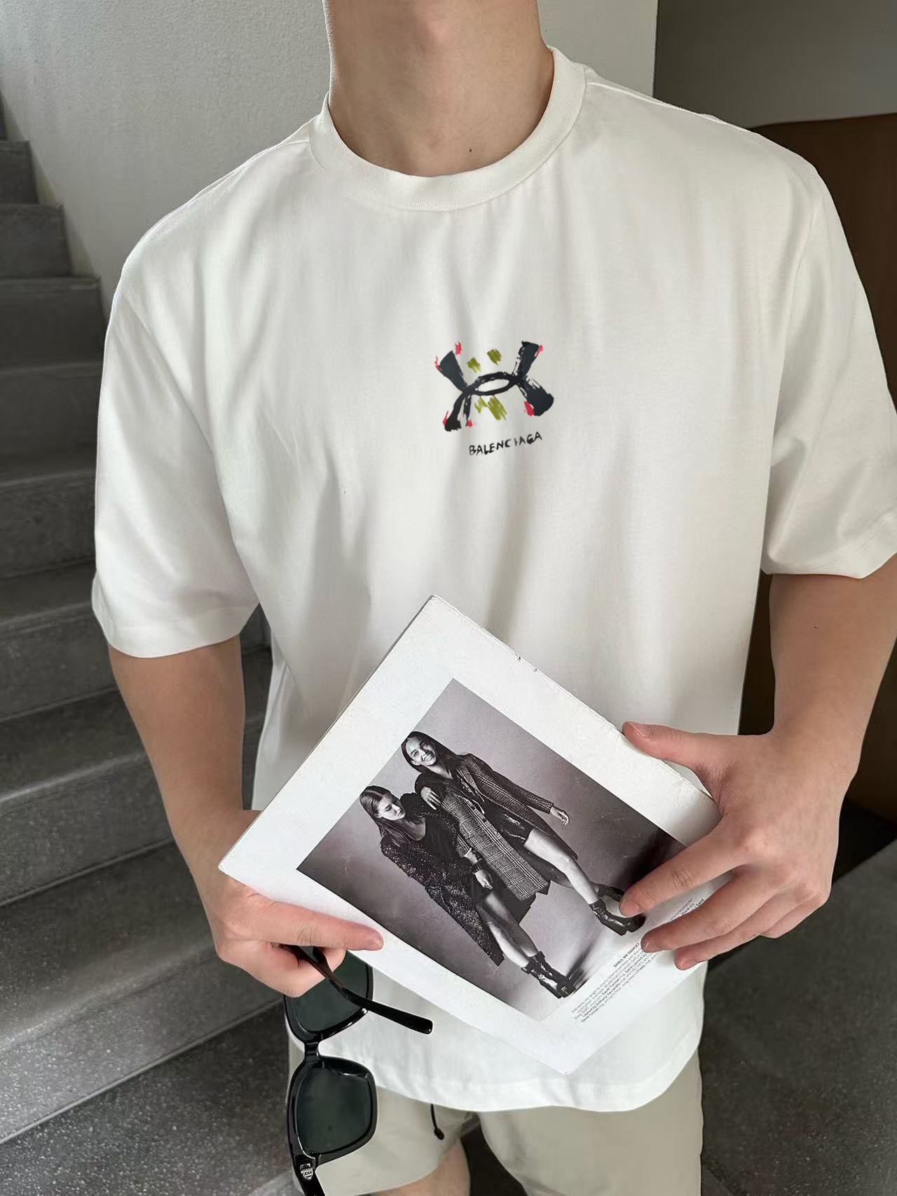 ￼ ￼ ￼ ￼ ￼ 巴黎世家 新款字母印花双层重工短袖T桖 字母图案不管是T桖还是卫衣都是每年的爆款单品