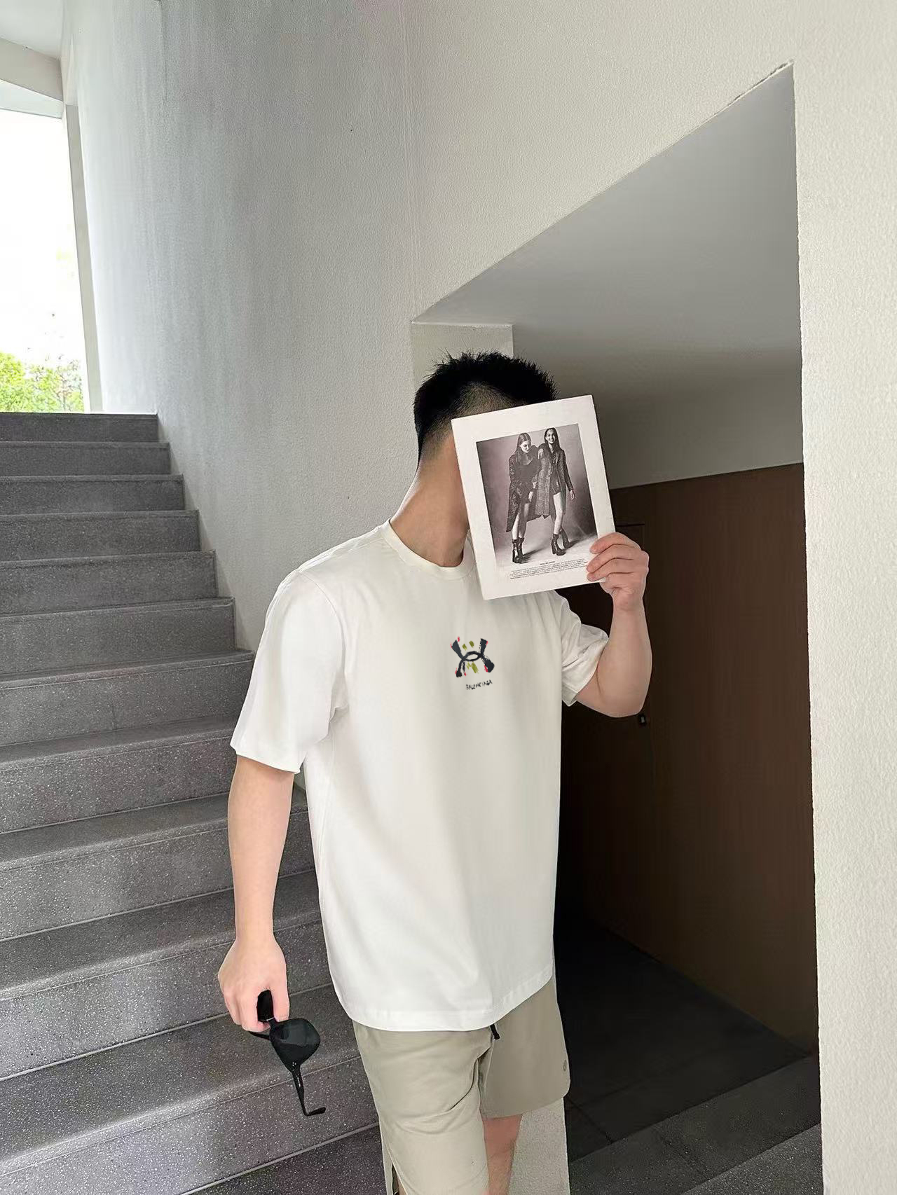 ￼ ￼ ￼ ￼ ￼ 巴黎世家 新款字母印花双层重工短袖T桖 字母图案不管是T桖还是卫衣都是每年的爆款单品