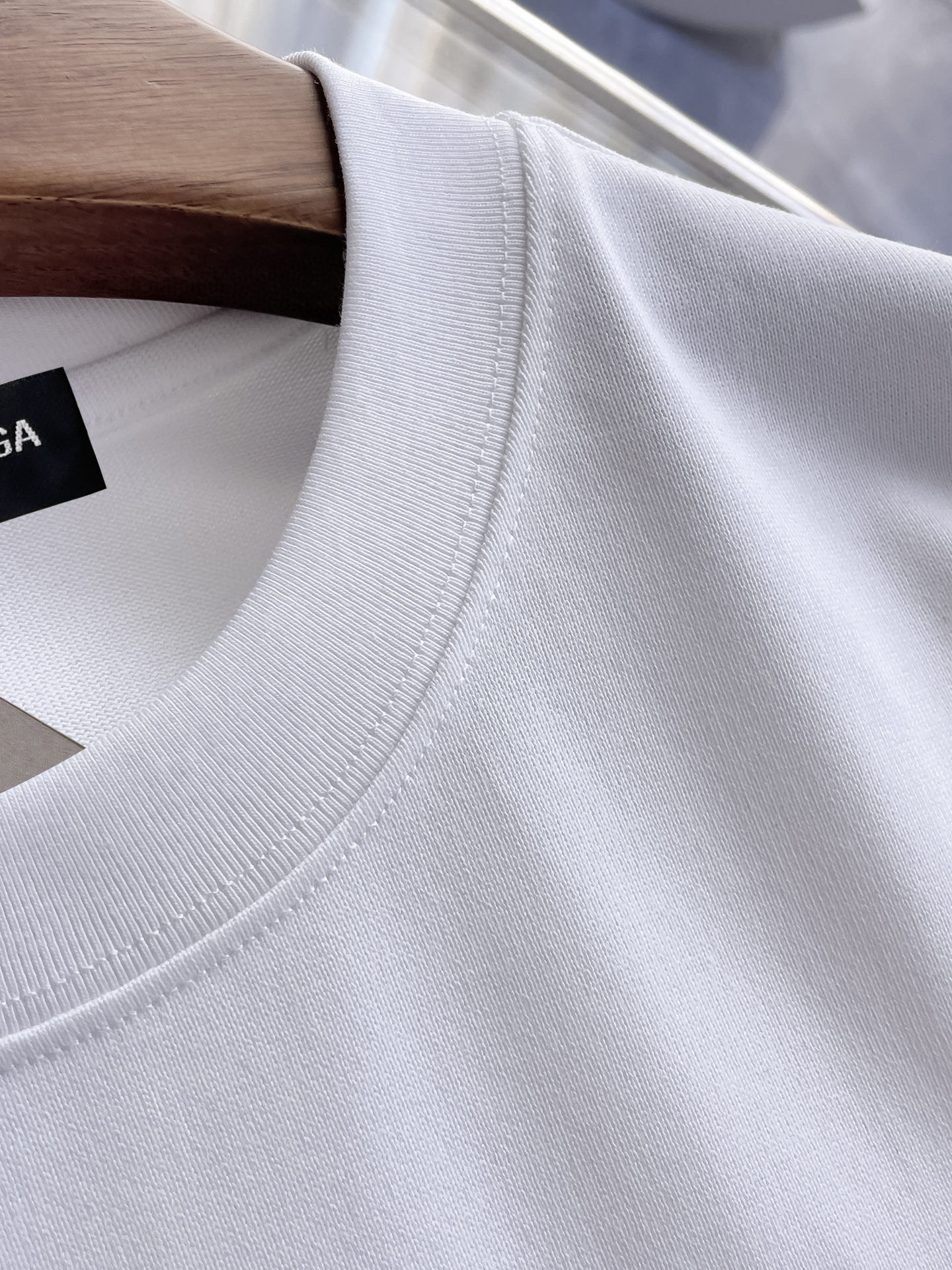 ￼ ￼ ￼ ￼ ￼ 巴黎世家 新款字母印花双层重工短袖T桖 字母图案不管是T桖还是卫衣都是每年的爆款单品