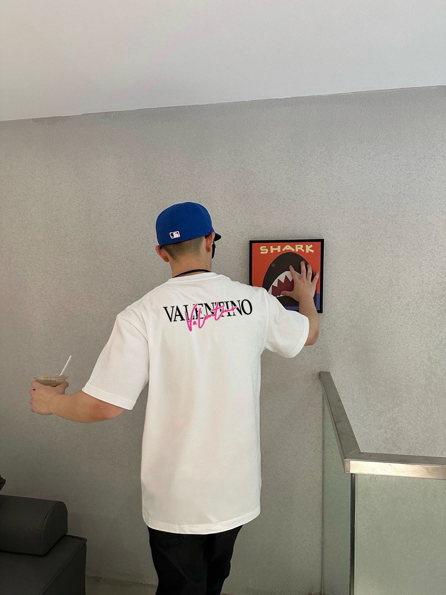 ￼ ￼ ￼ ￼ ￼ 华伦天奴 新款字母印花双层重工短袖T桖 字母图案不管是T桖还是卫衣都是每年的爆款单品