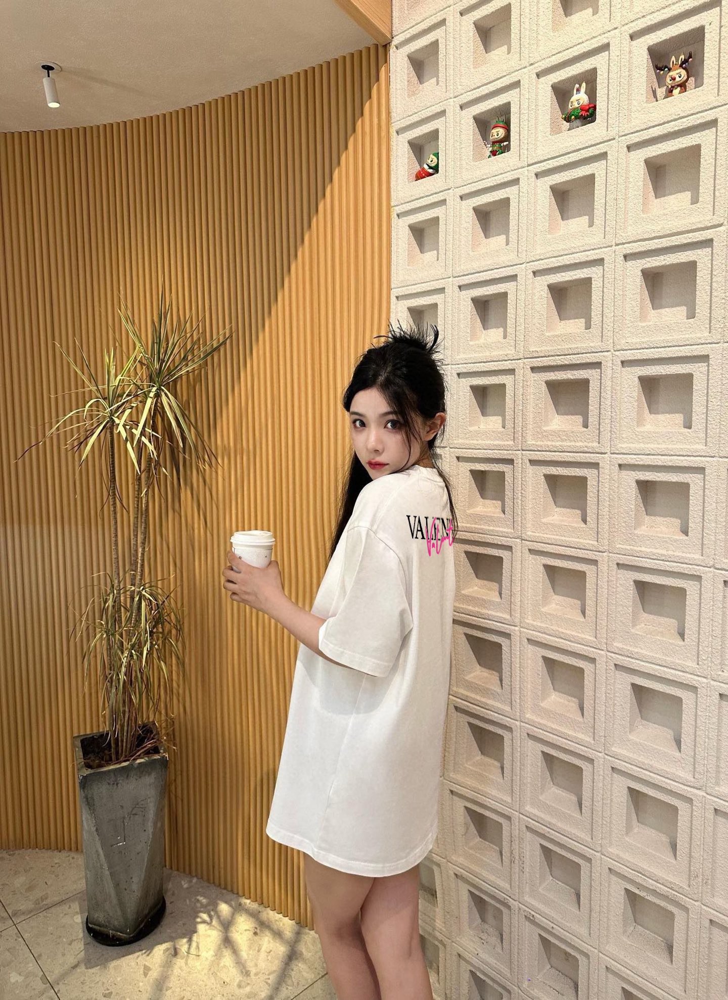 ￼ ￼ ￼ ￼ ￼ 华伦天奴 新款字母印花双层重工短袖T桖 字母图案不管是T桖还是卫衣都是每年的爆款单品