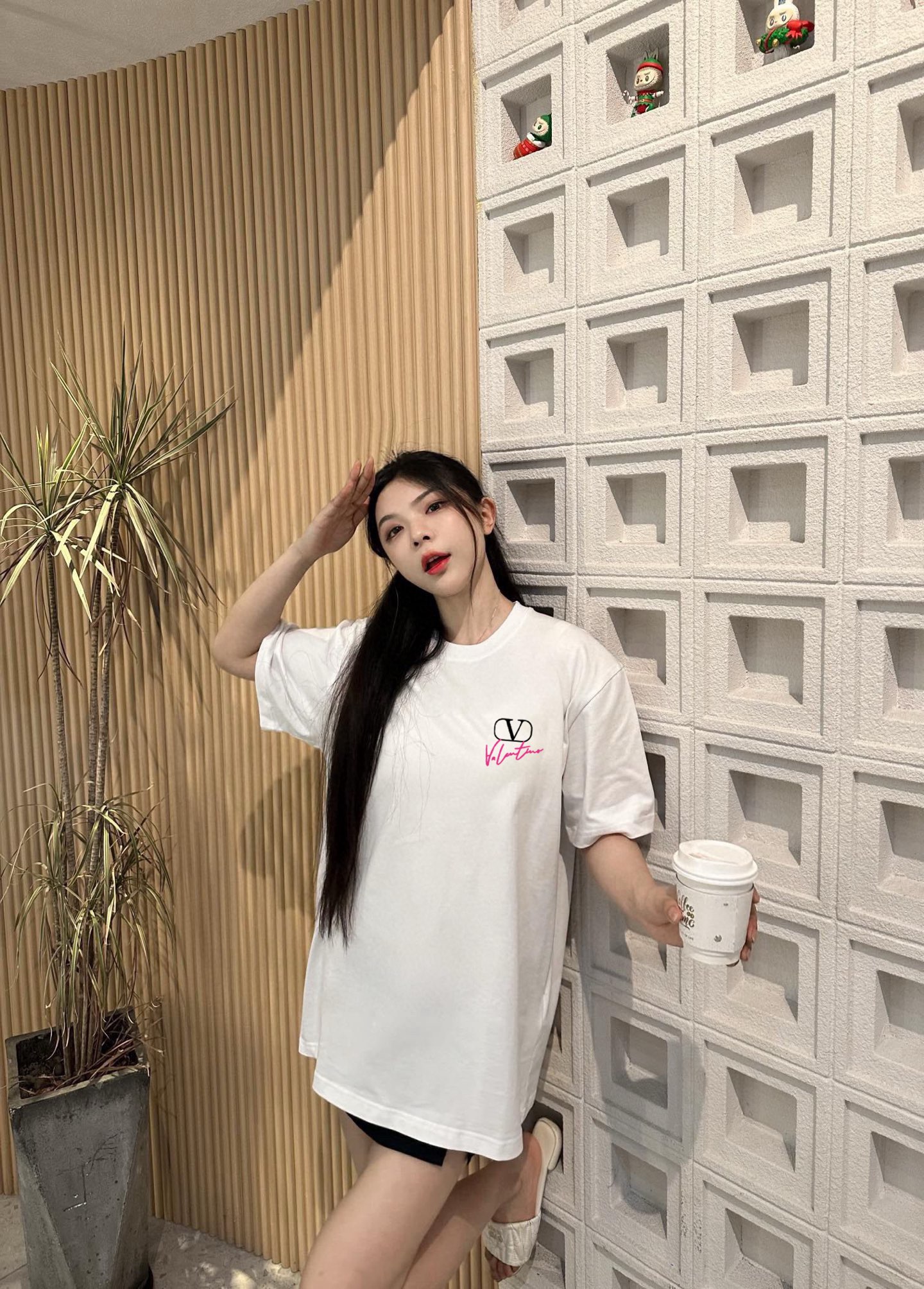 ￼ ￼ ￼ ￼ ￼ 华伦天奴 新款字母印花双层重工短袖T桖 字母图案不管是T桖还是卫衣都是每年的爆款单品