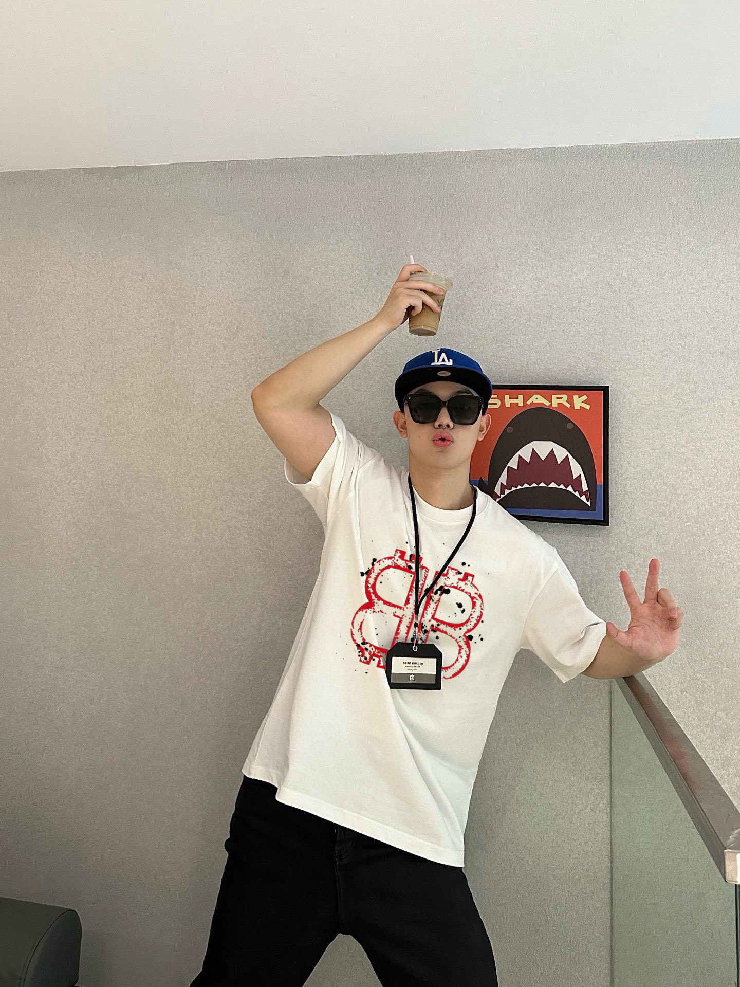 ￼ ￼ ￼ ￼ ￼ ￼ ￼ ￼ ￼￼ 巴黎世家 新款字母印花双层重工短袖T桖 字母图案不管是T桖还是卫衣