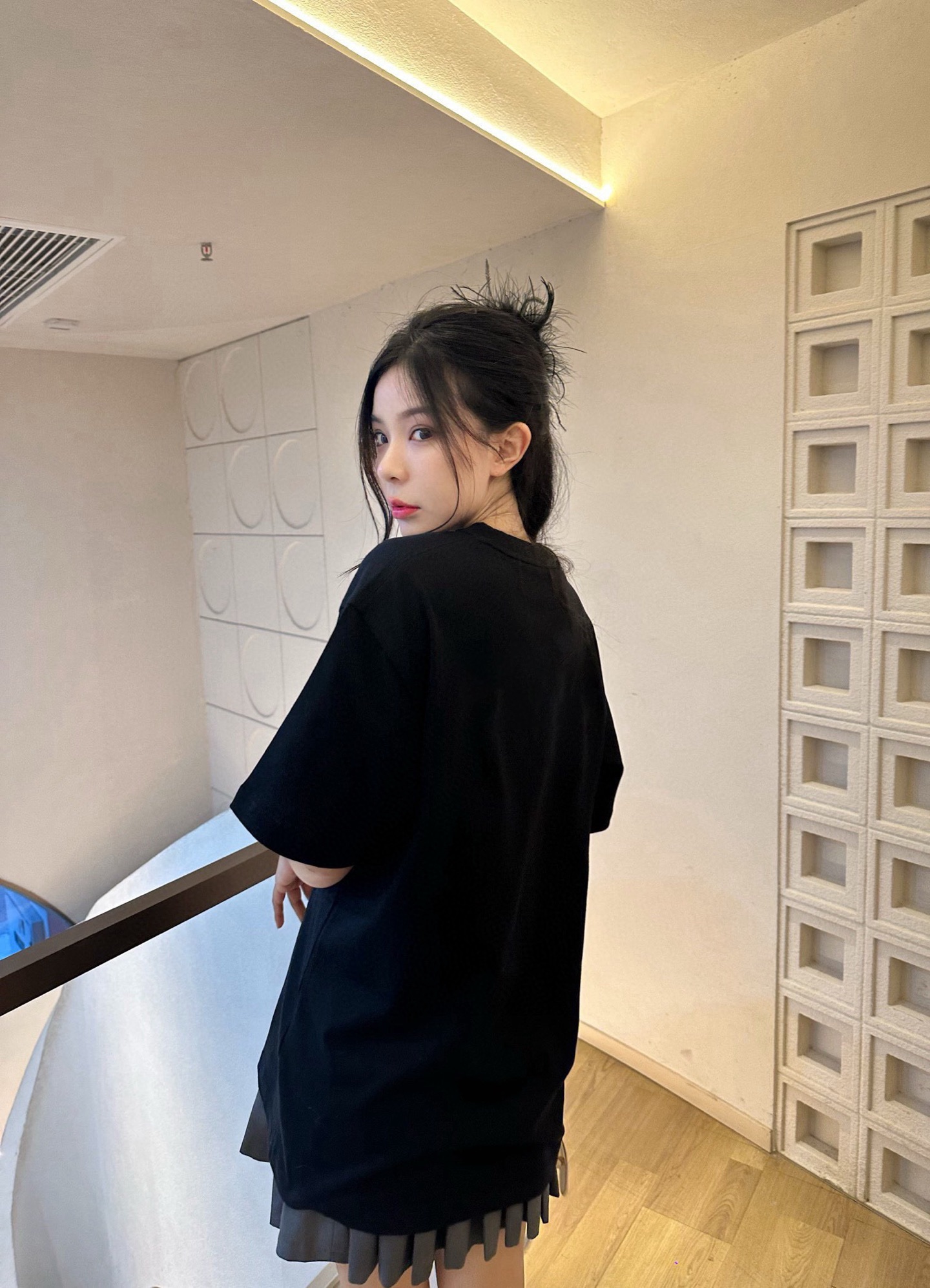 ￼ ￼ ￼ ￼ ￼ 香奈儿 新款字母印花双层重工短袖T桖 字母图案不管是T桖还是卫衣都是每年的爆款单品 